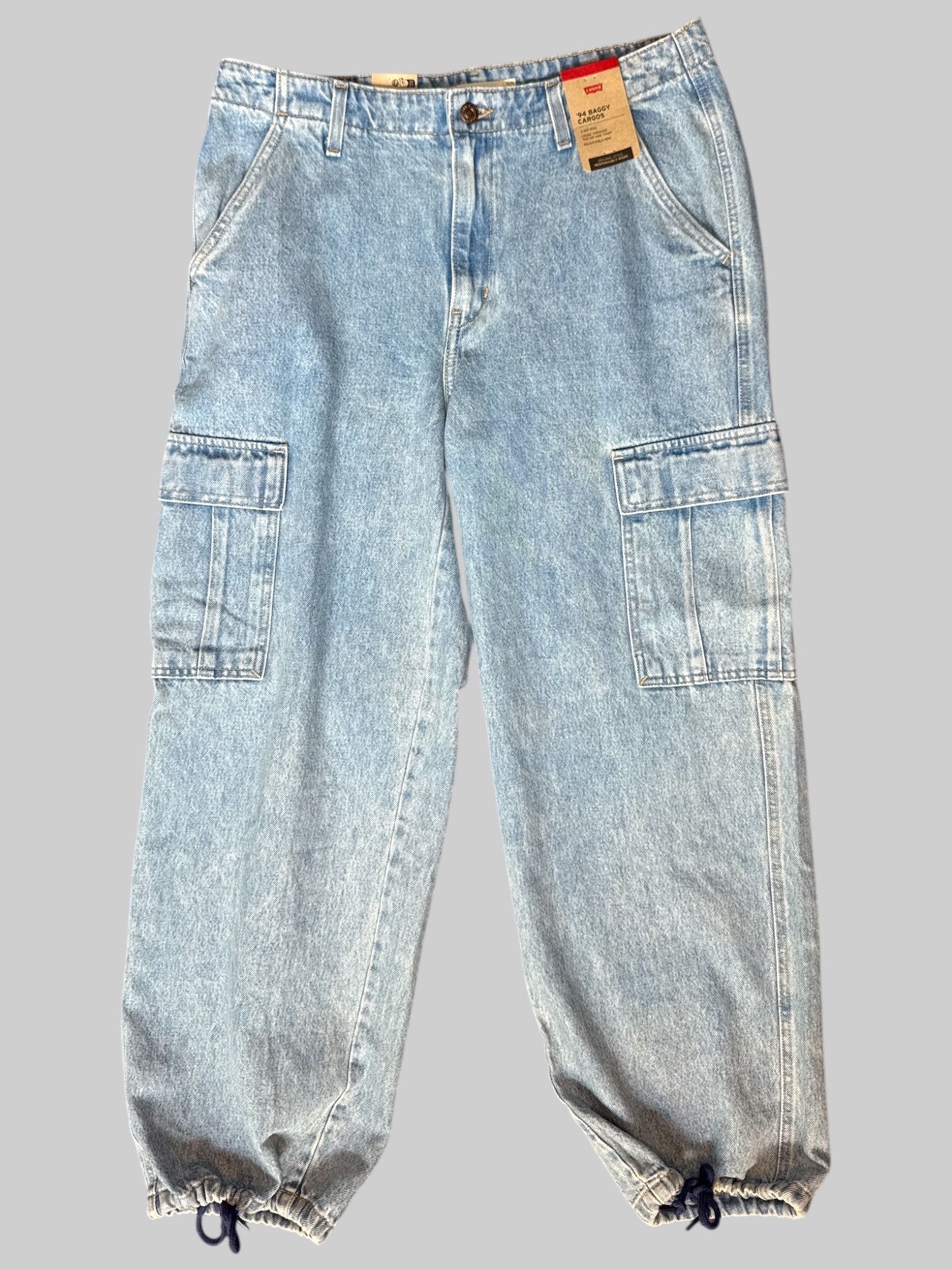 L NWT Levi’s ‘94 baggy cargo jogger style jeans