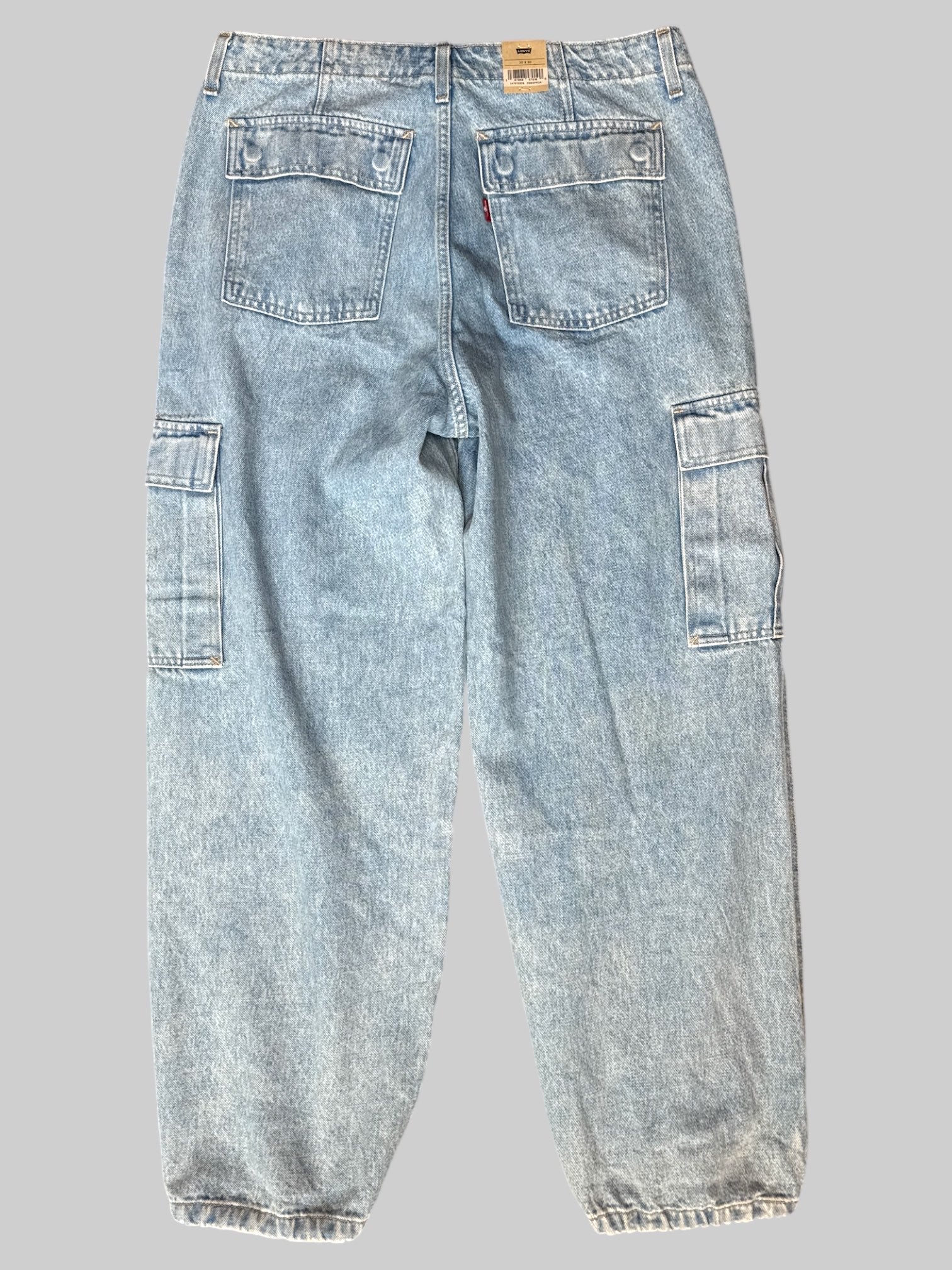 L NWT Levi’s ‘94 baggy cargo jogger style jeans