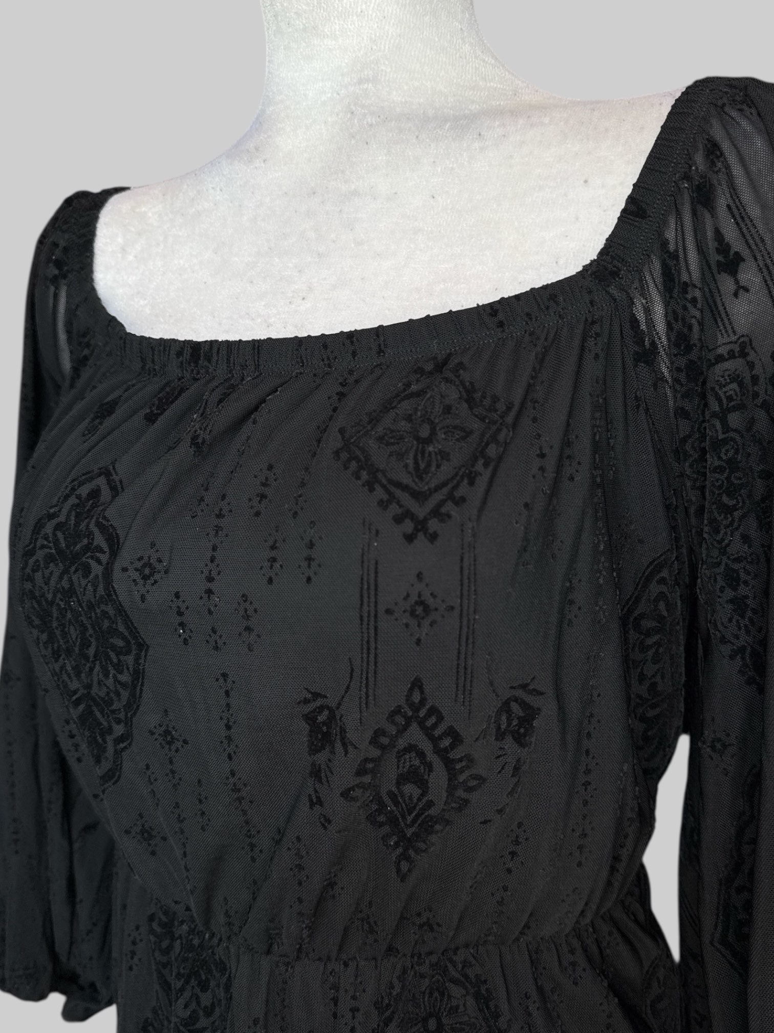 2X Flowy black top with Velvet burnout and sheer sleeves