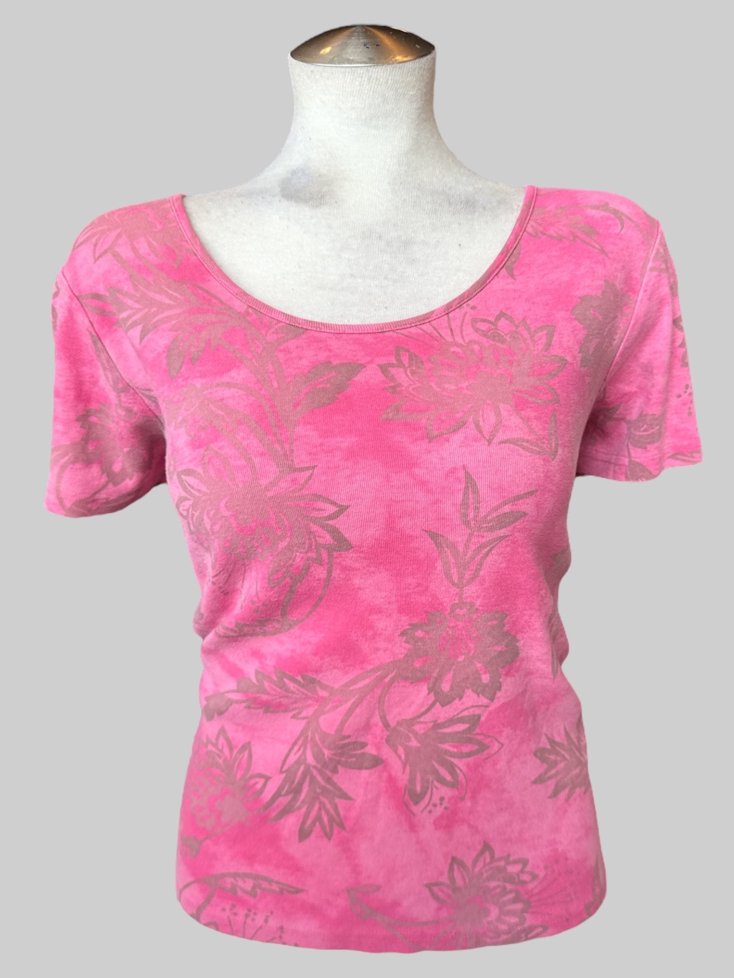 1X Vintage pink top with brownish gray botanicals