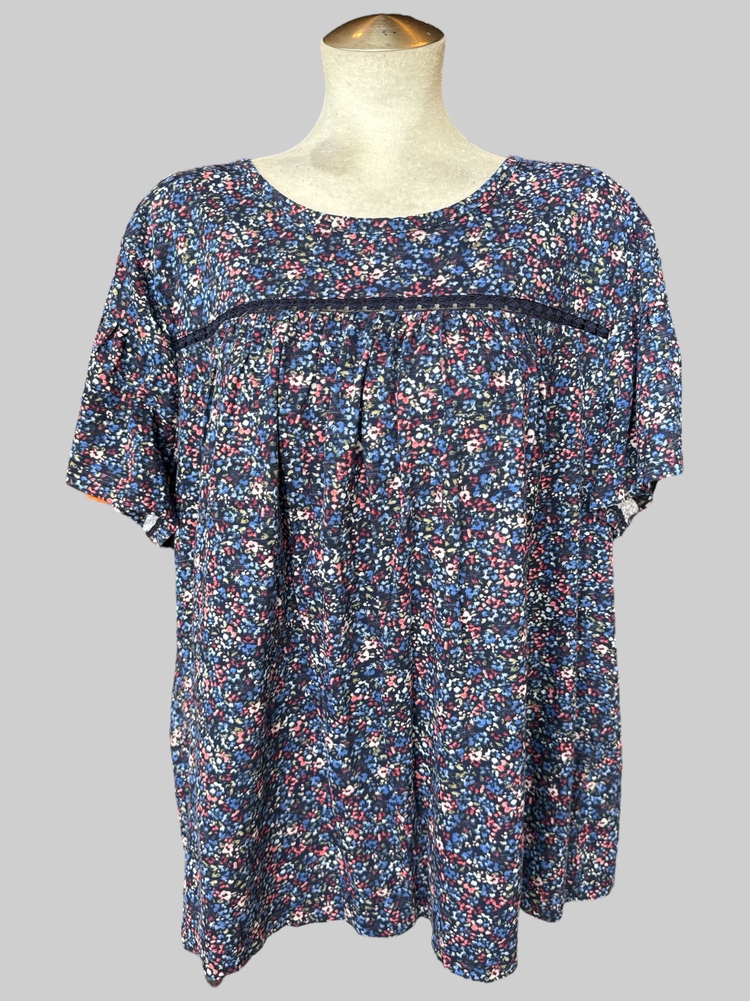 3X NWT Lane Bryant blue top with multicolor florals and chest lattice cutout