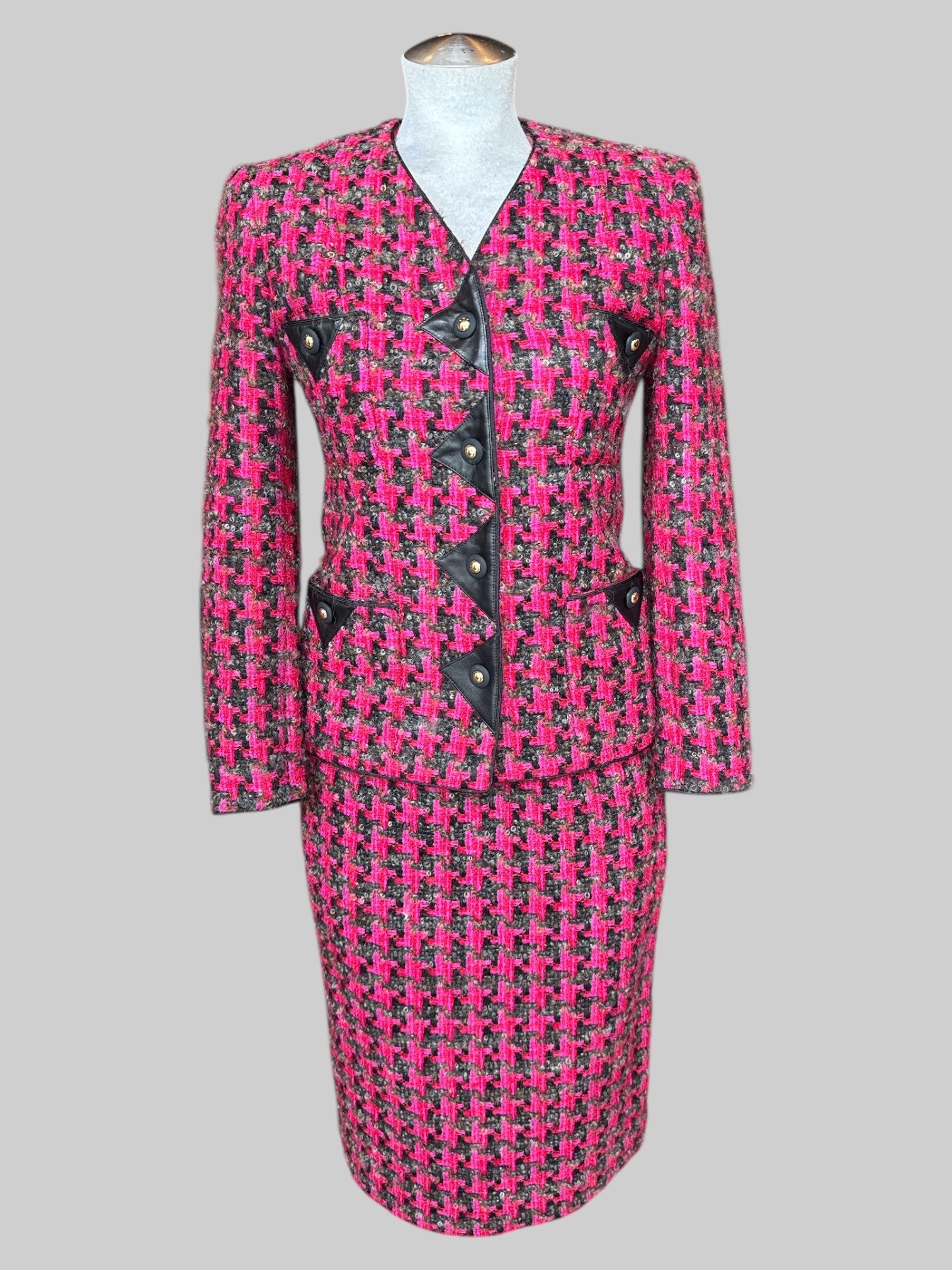 S Vintage pink black and red houndstooth pattern blazer and skirt set