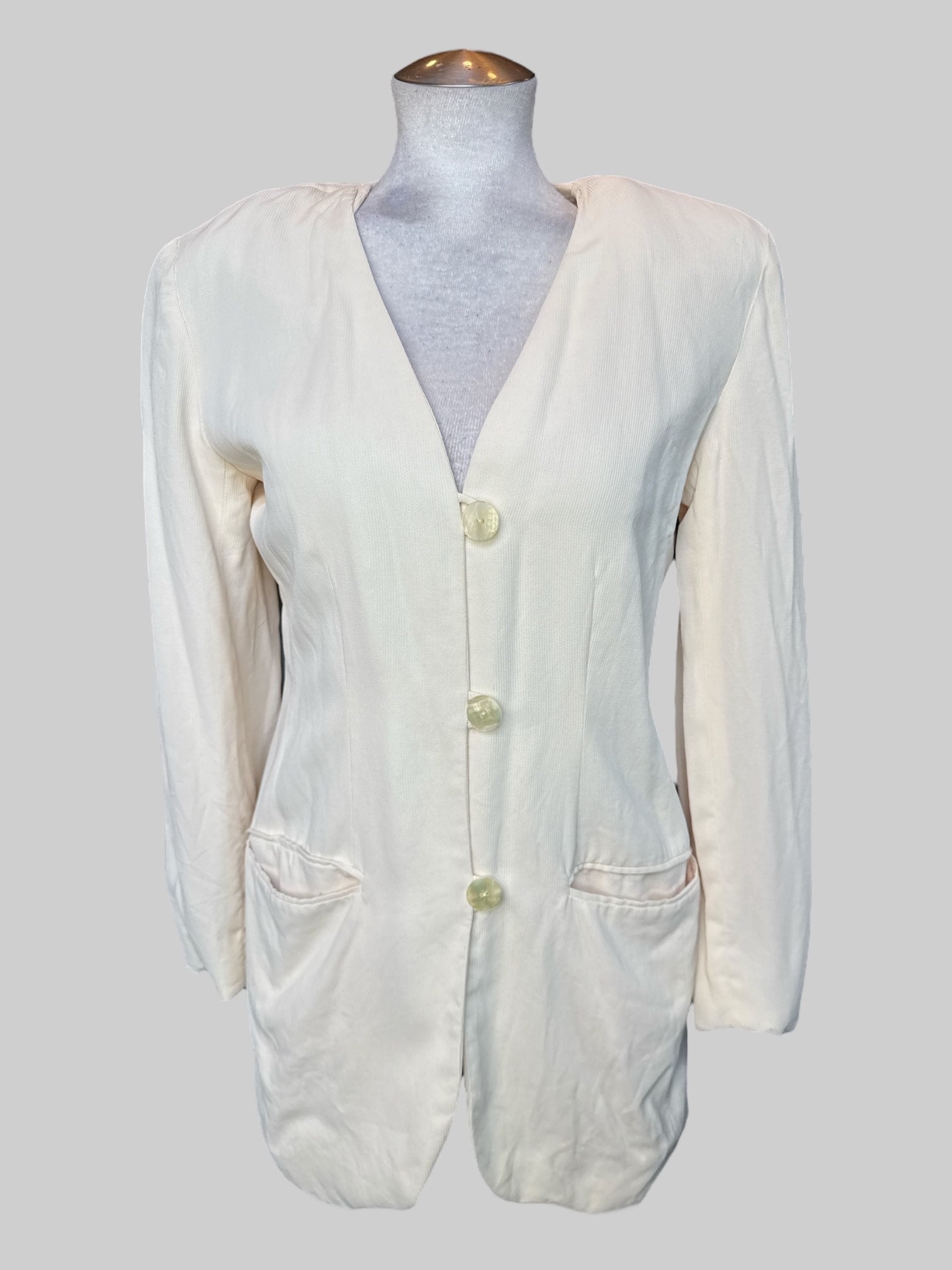 L Very light pink vintage blazer with buttons and shoulder pads