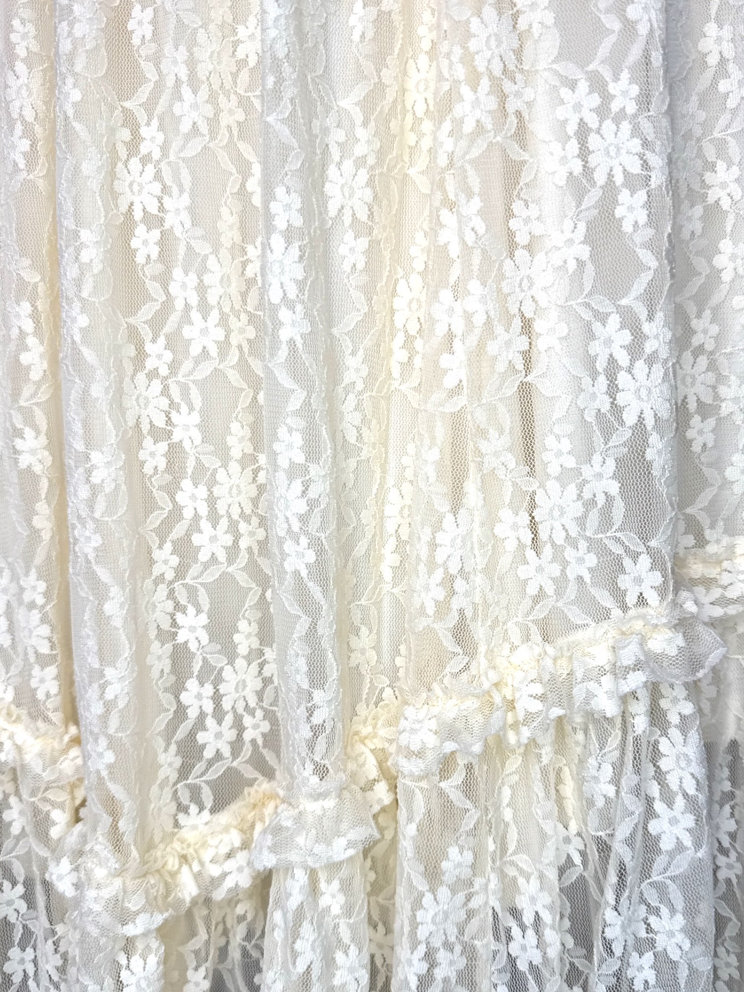 0X NWT American Eagle cream maxi skirt with cream floral lace overlay with sheer bottom and elastic waistband