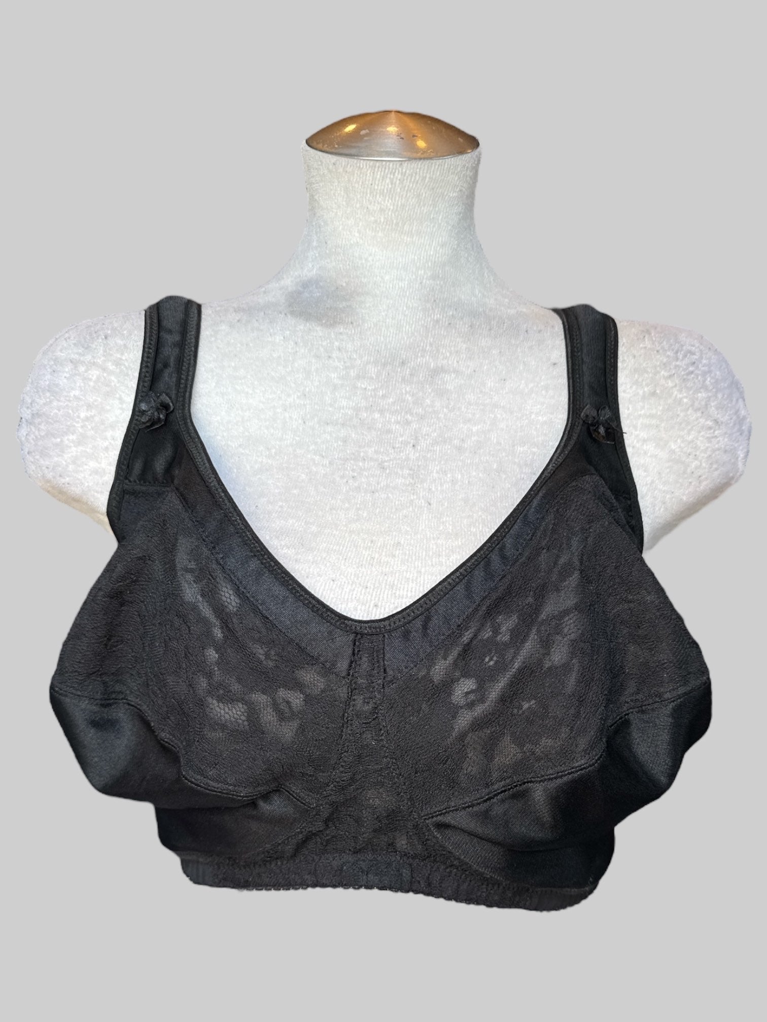 3X Black Lacey bra with little black bows size 54C