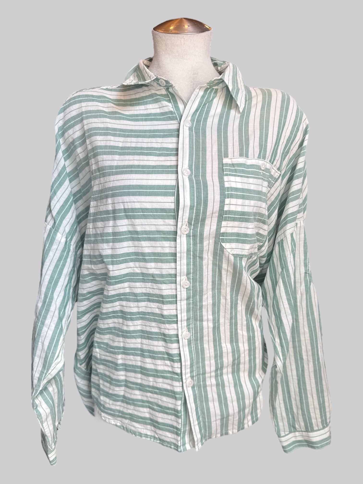 XL White and green striped button up