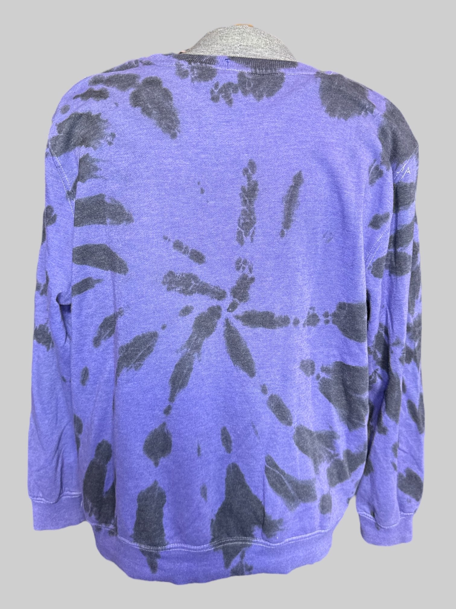 2X Purple and black tie-dye ghost face pullover sweater