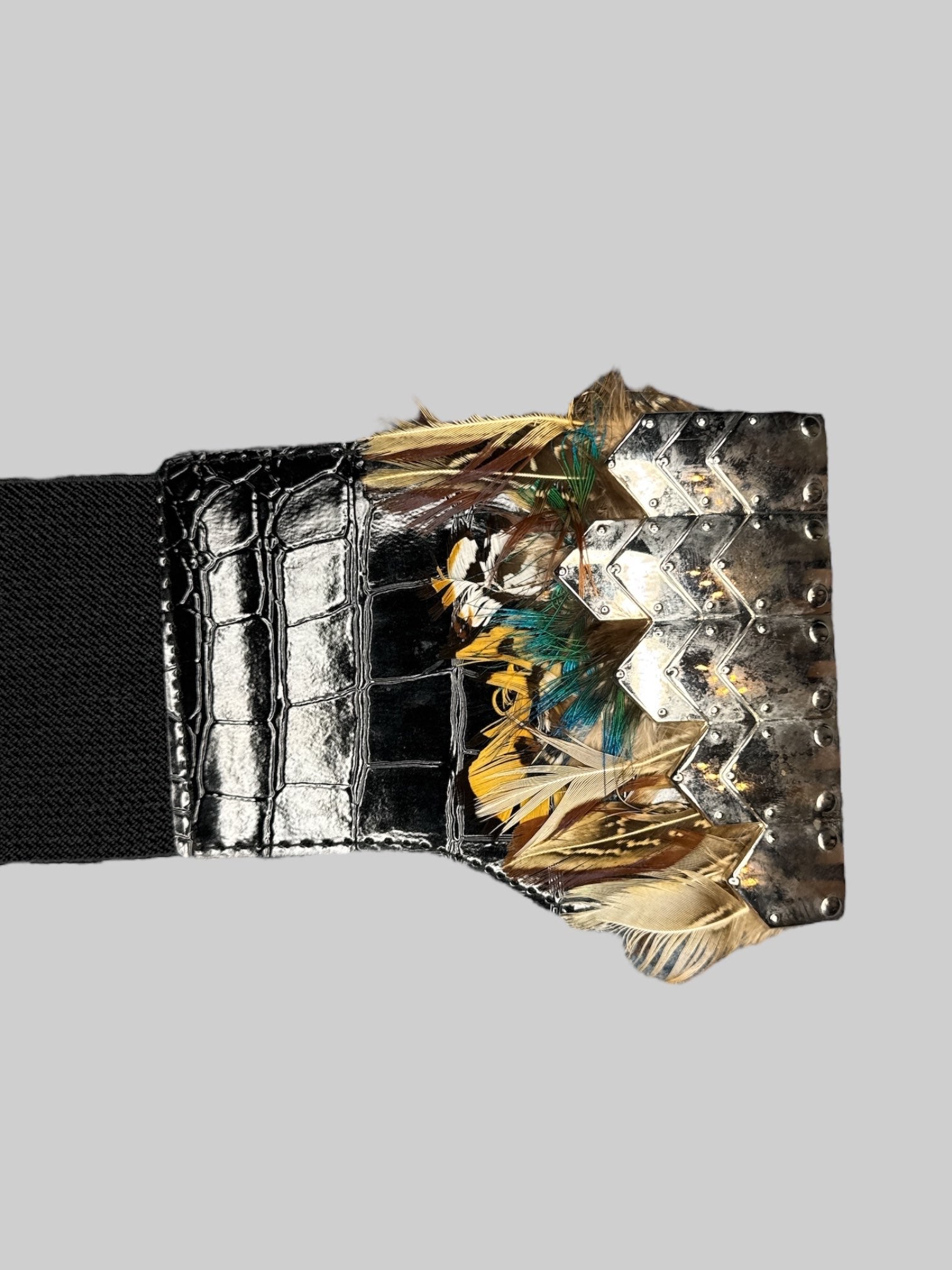 0X Black thick stretchy belt with leather, feathers, and metal details for buckle