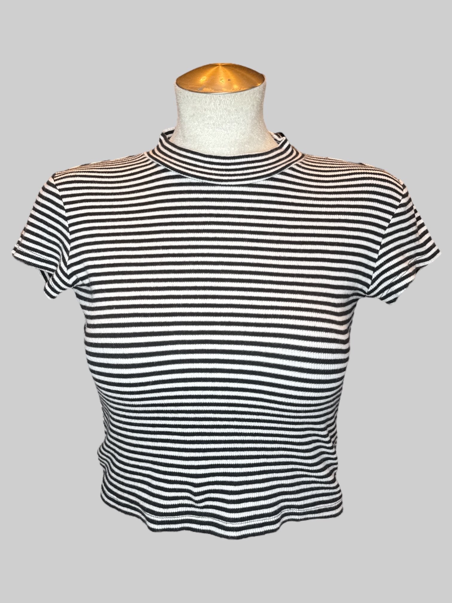 XL black and white striped crop top with mock neck