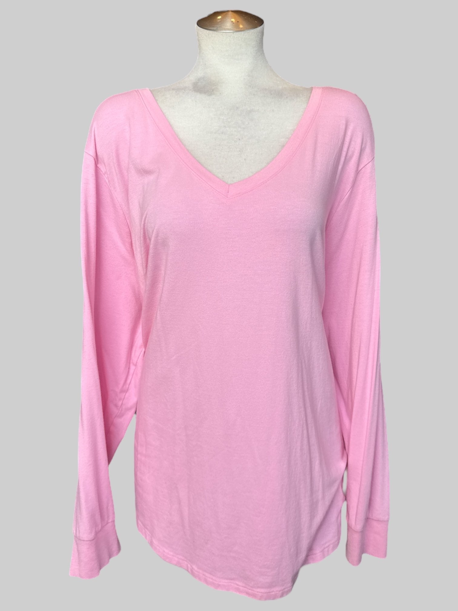 6X soft light pink v neck long sleeve shirt