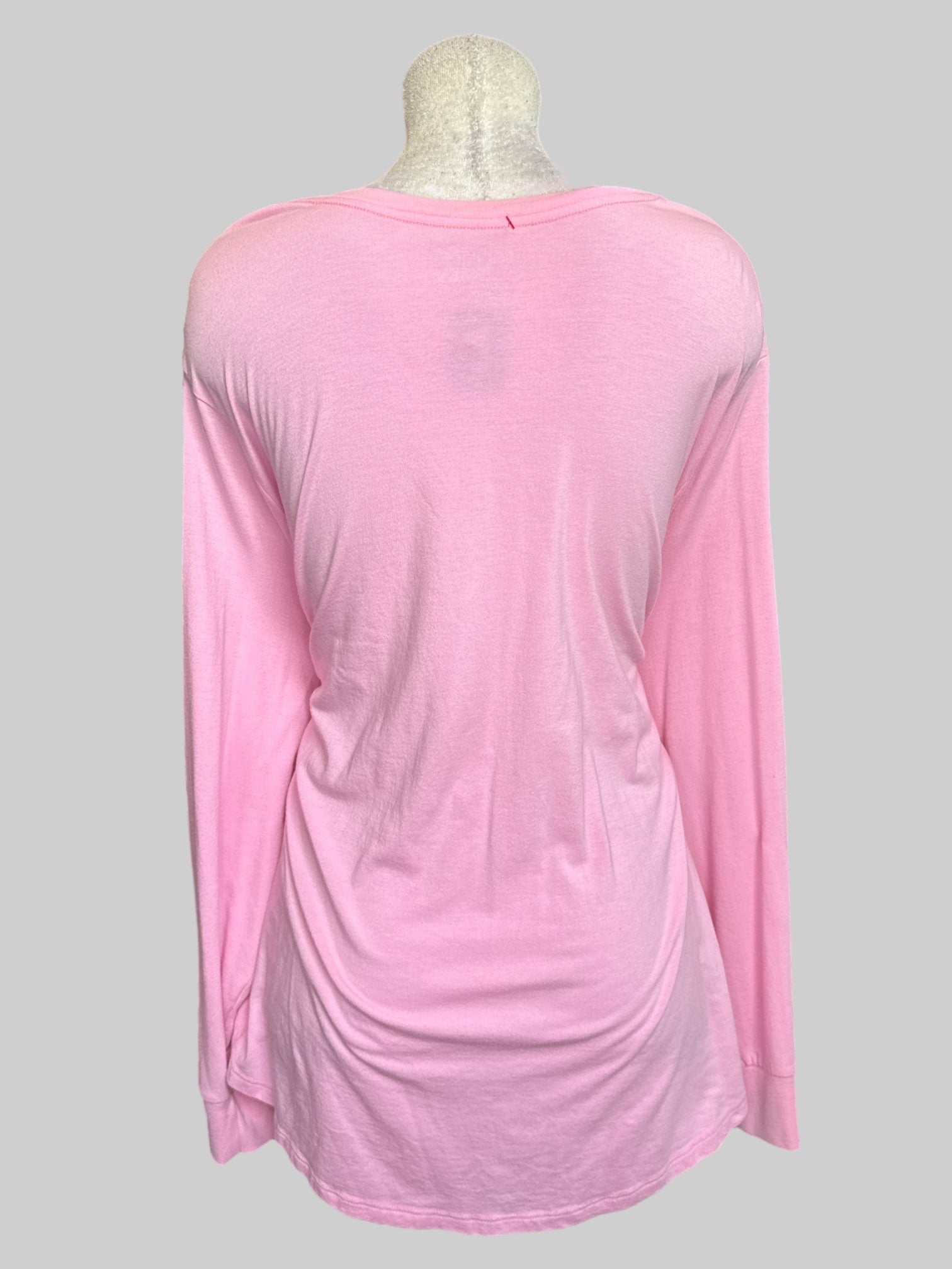 6X soft light pink v neck long sleeve shirt