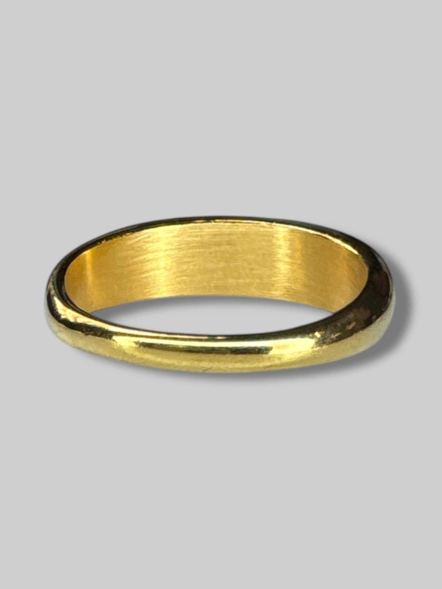 Size 9 gold color ring with stars