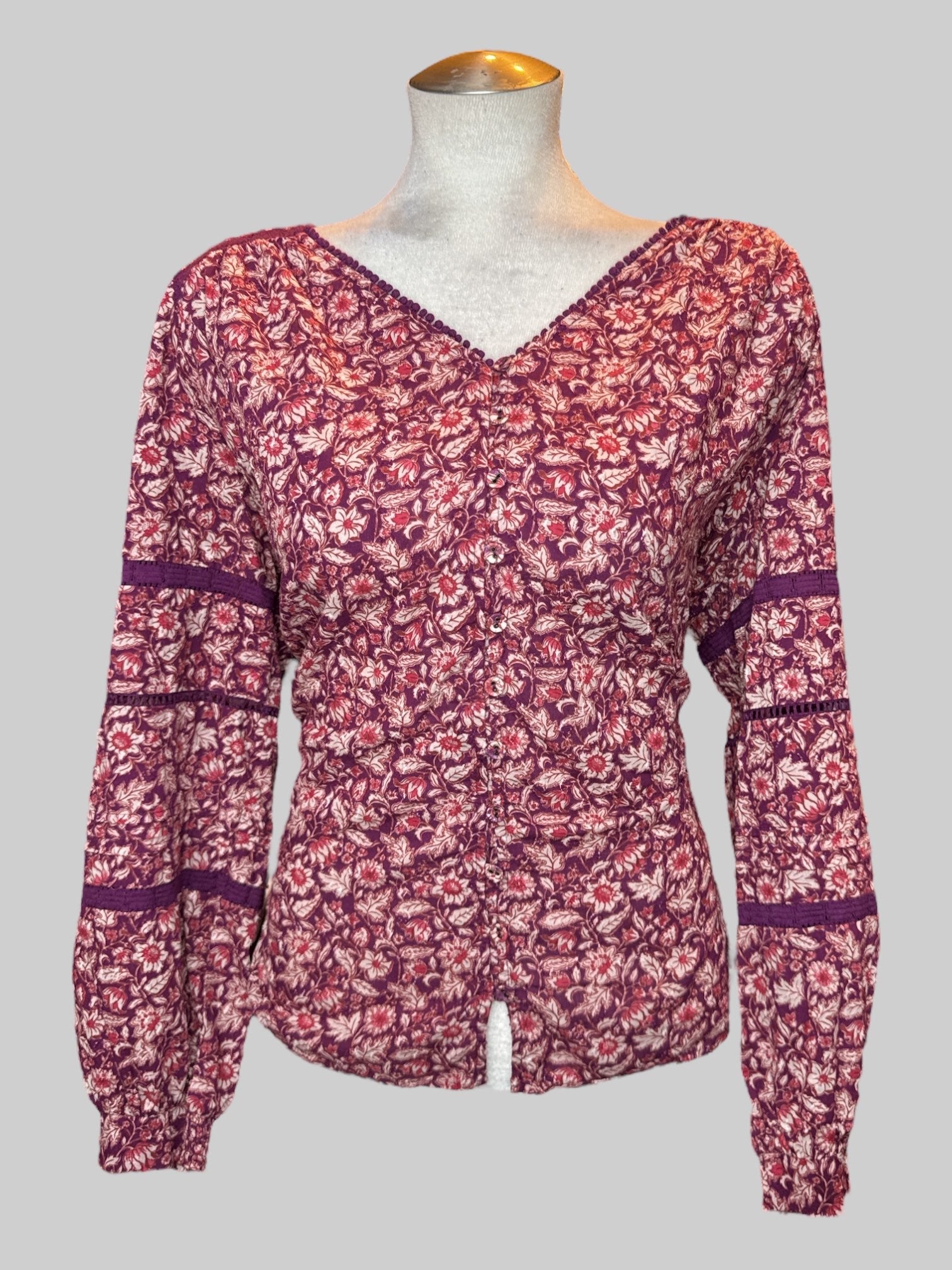 1X vintage purple top with white and pink florals and buttons