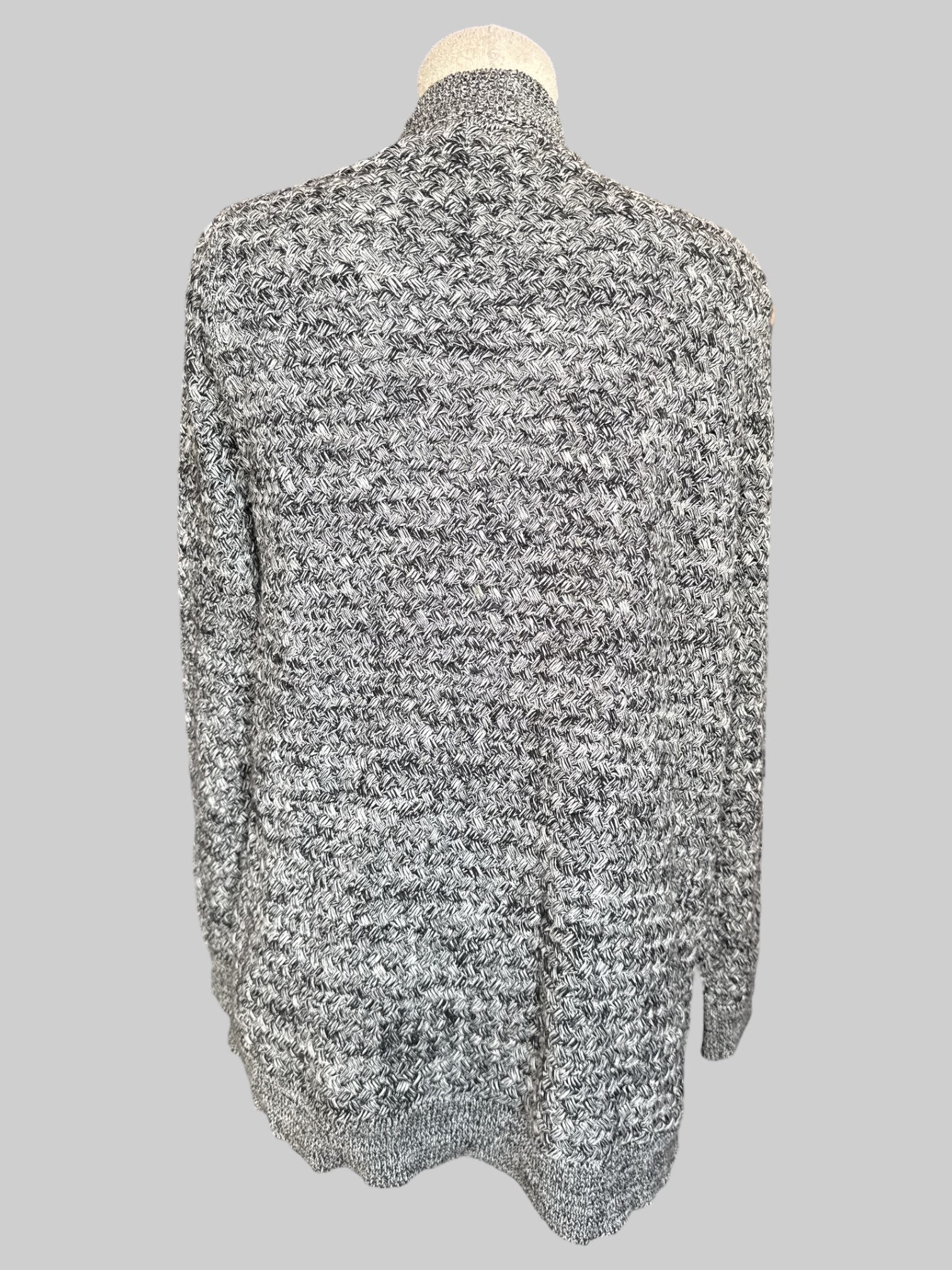 5X gray, white, and black chunky knit cardigan