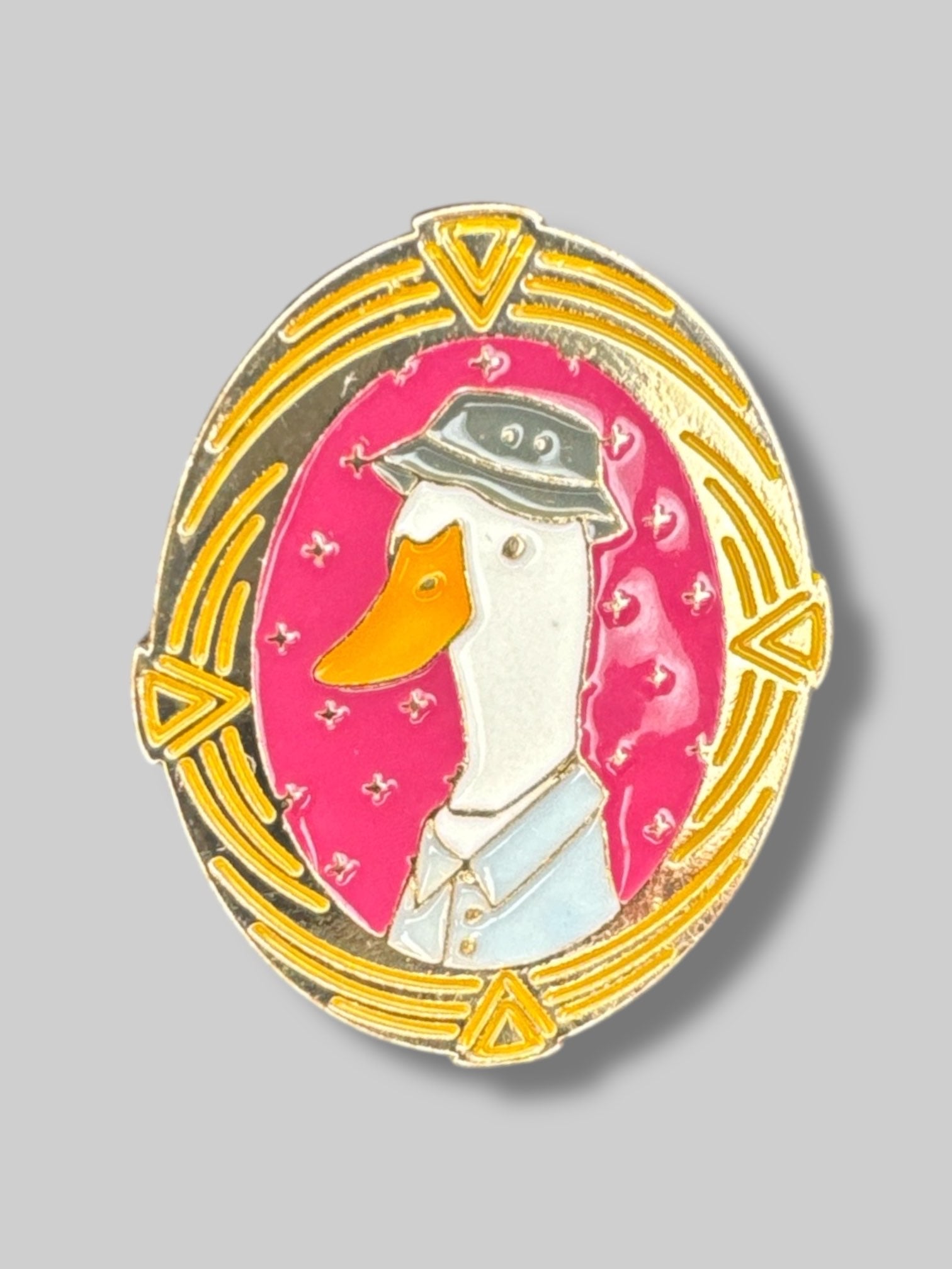 Goose portrait pin