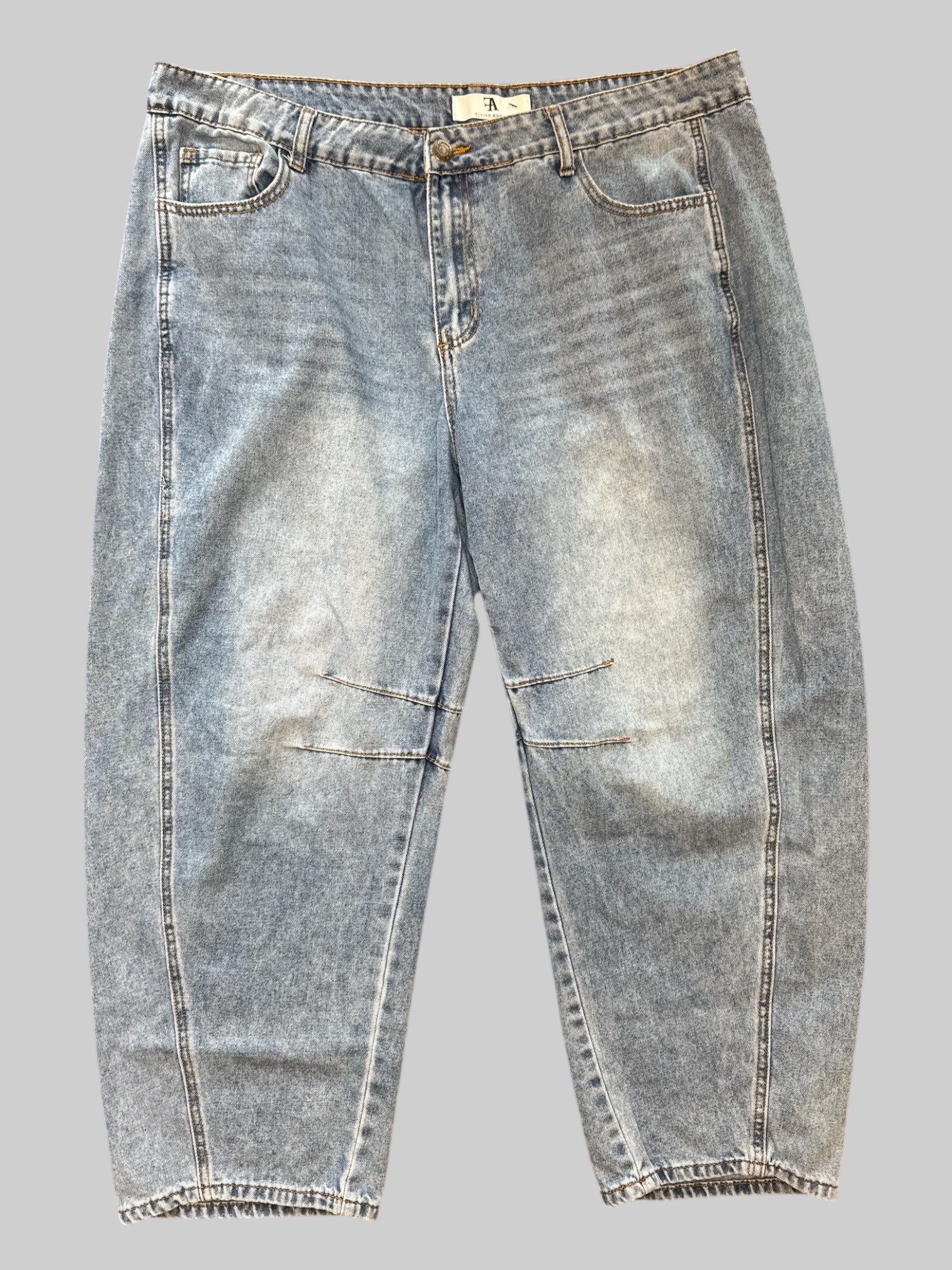 1X Light wash denim jeans