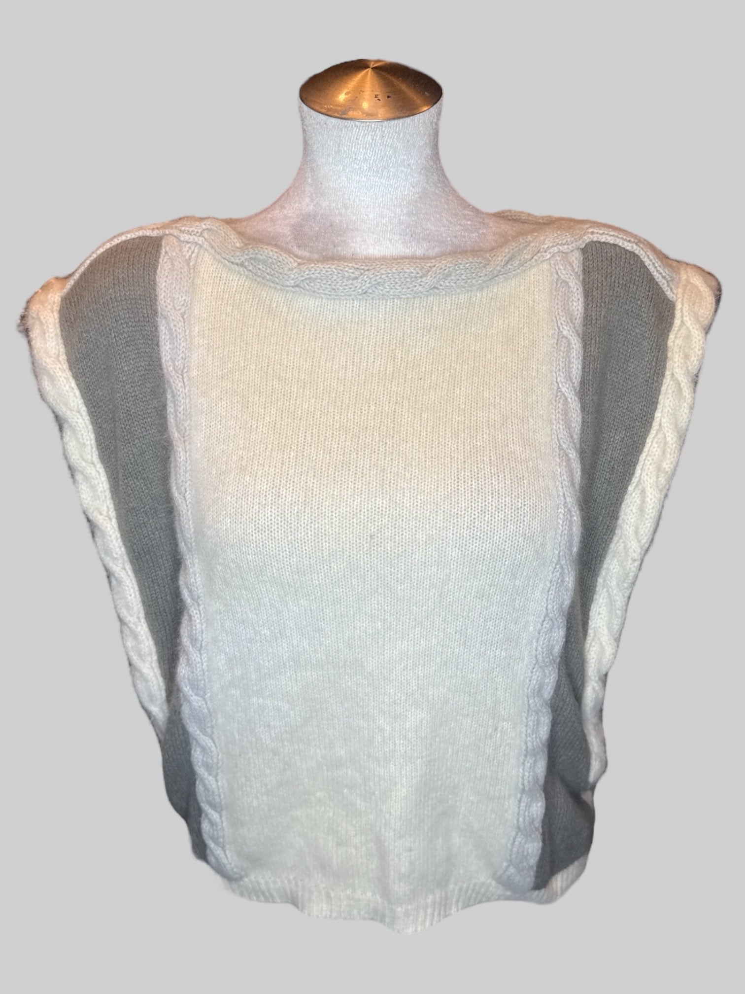 XL Vintage off white fuzzy knit sweater with grey sides