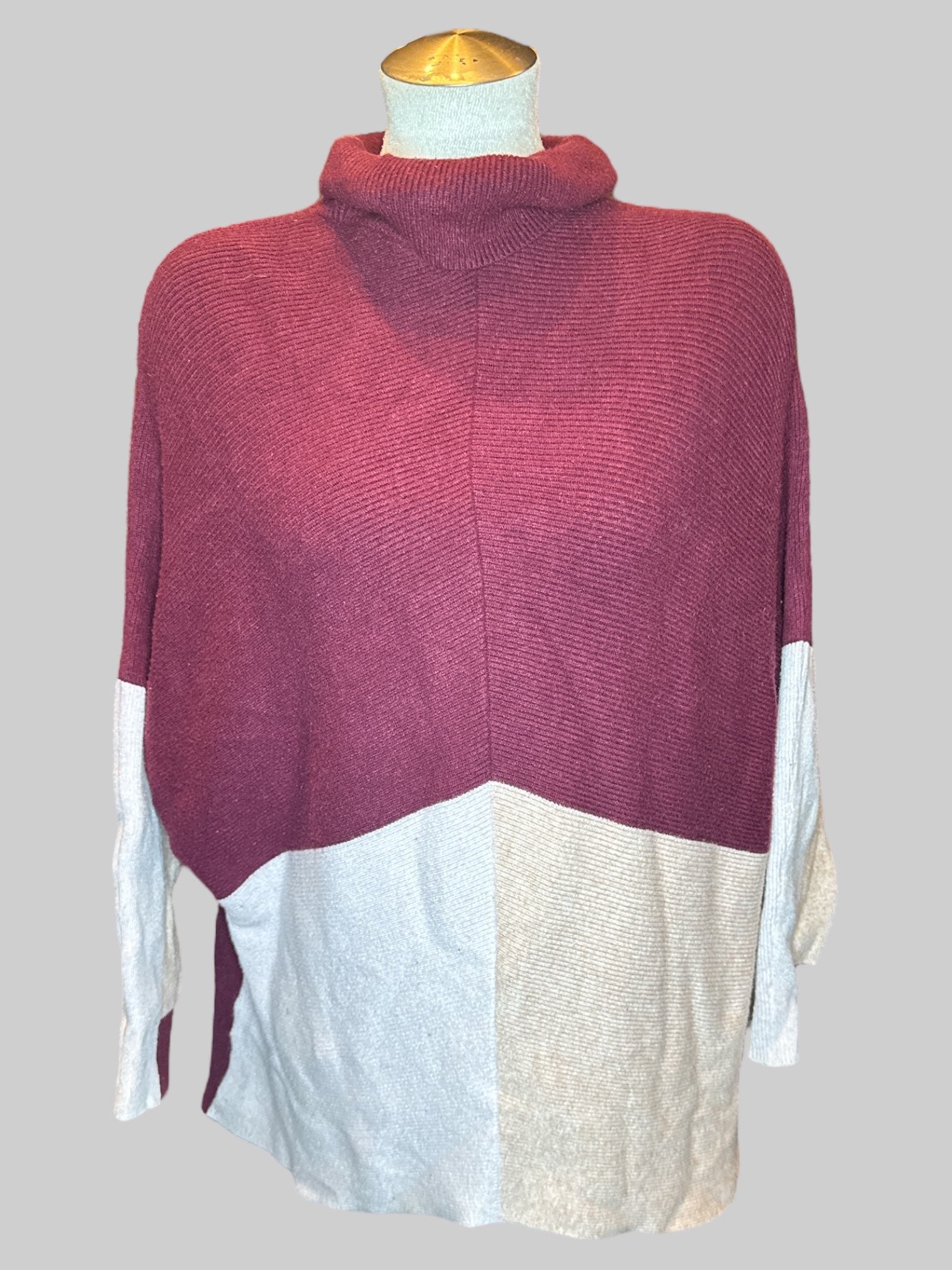 5X Burgundy, light pink, and tan color block turtle neck