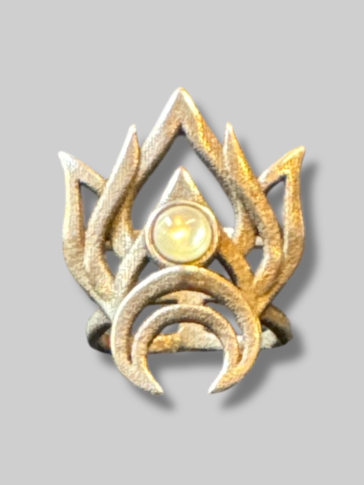 Size 6 Silver tone geometric shaped ring