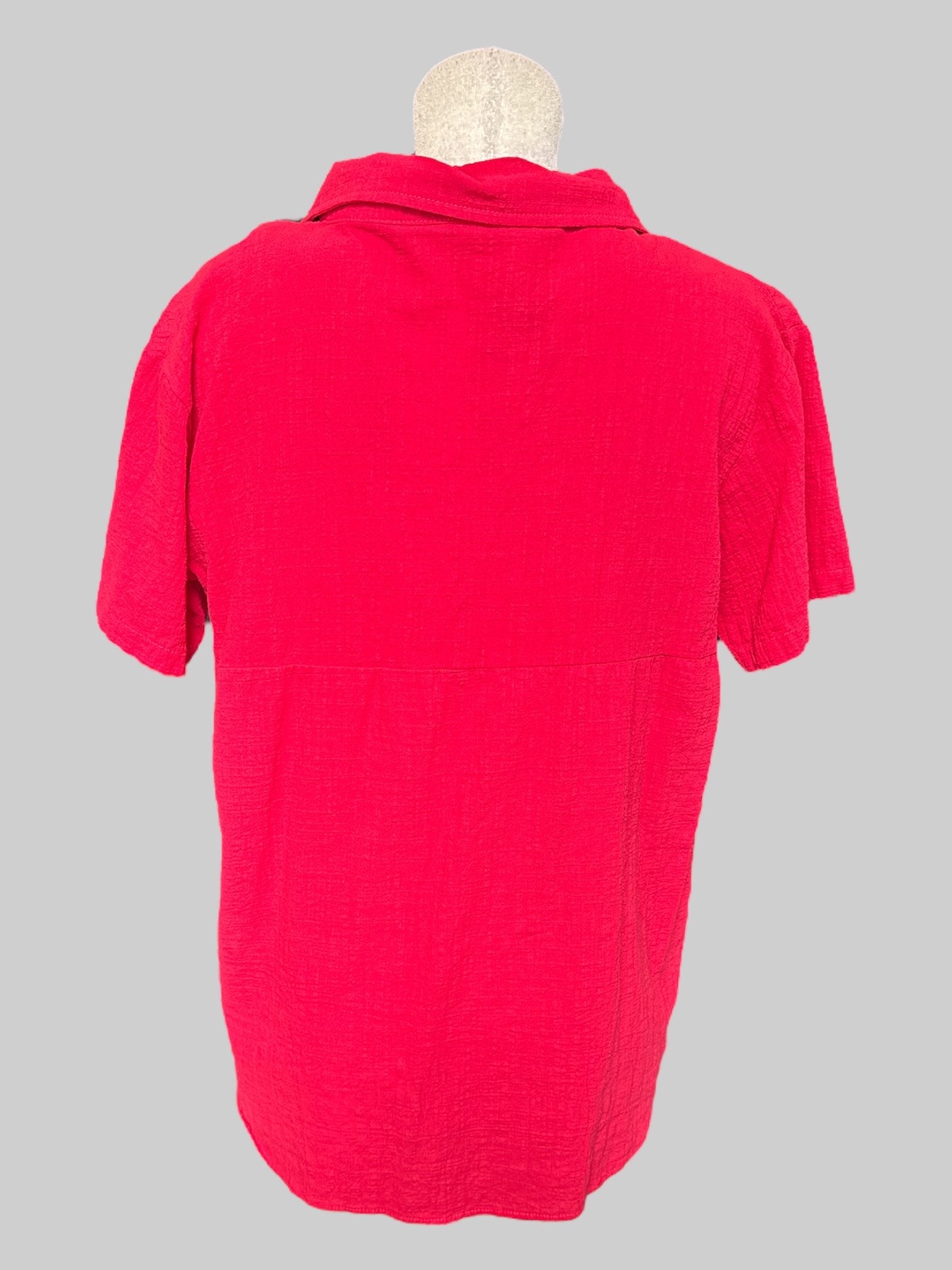 L Red textured button up shirt