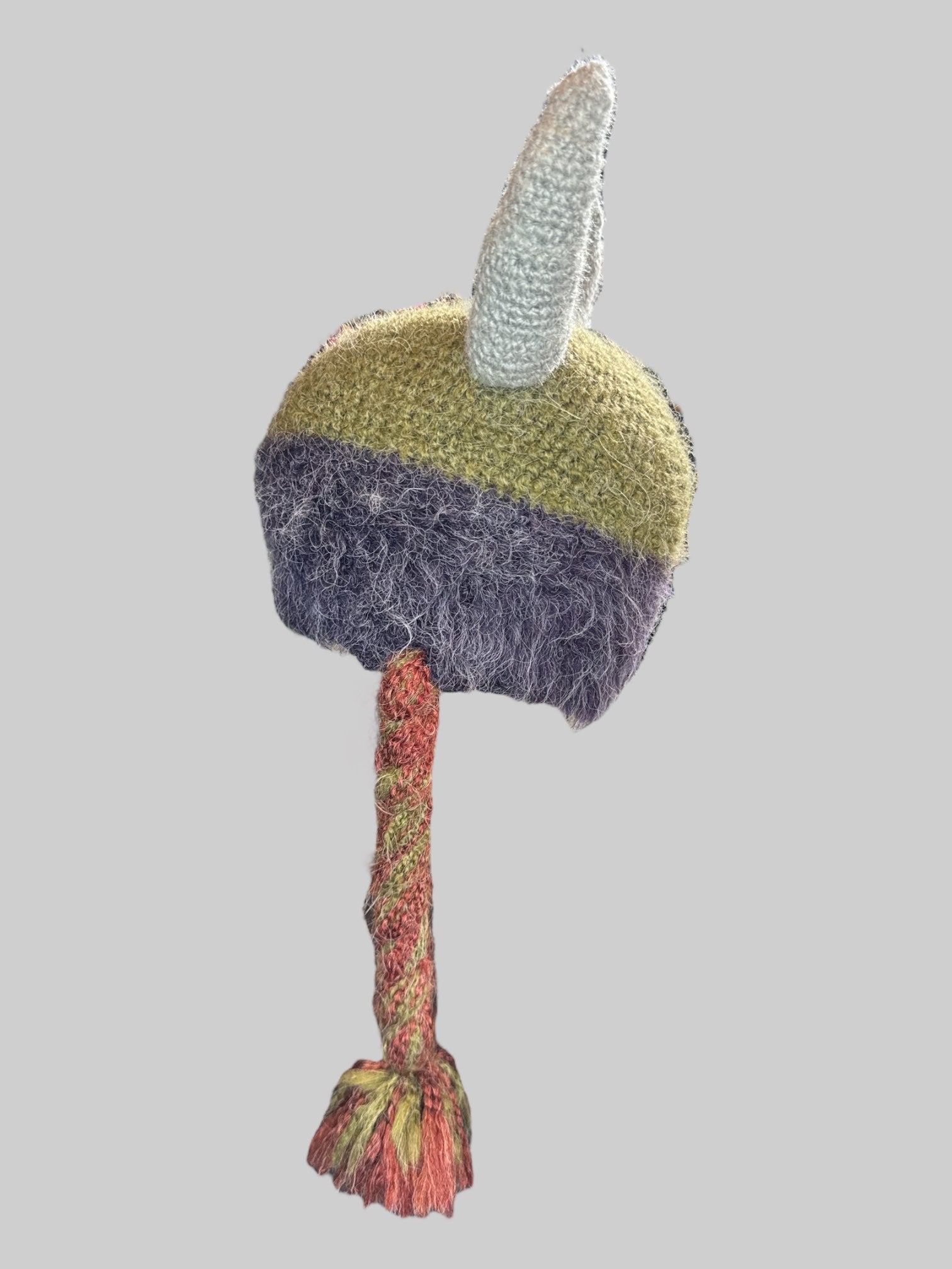 Multicolor hat with Viking horns