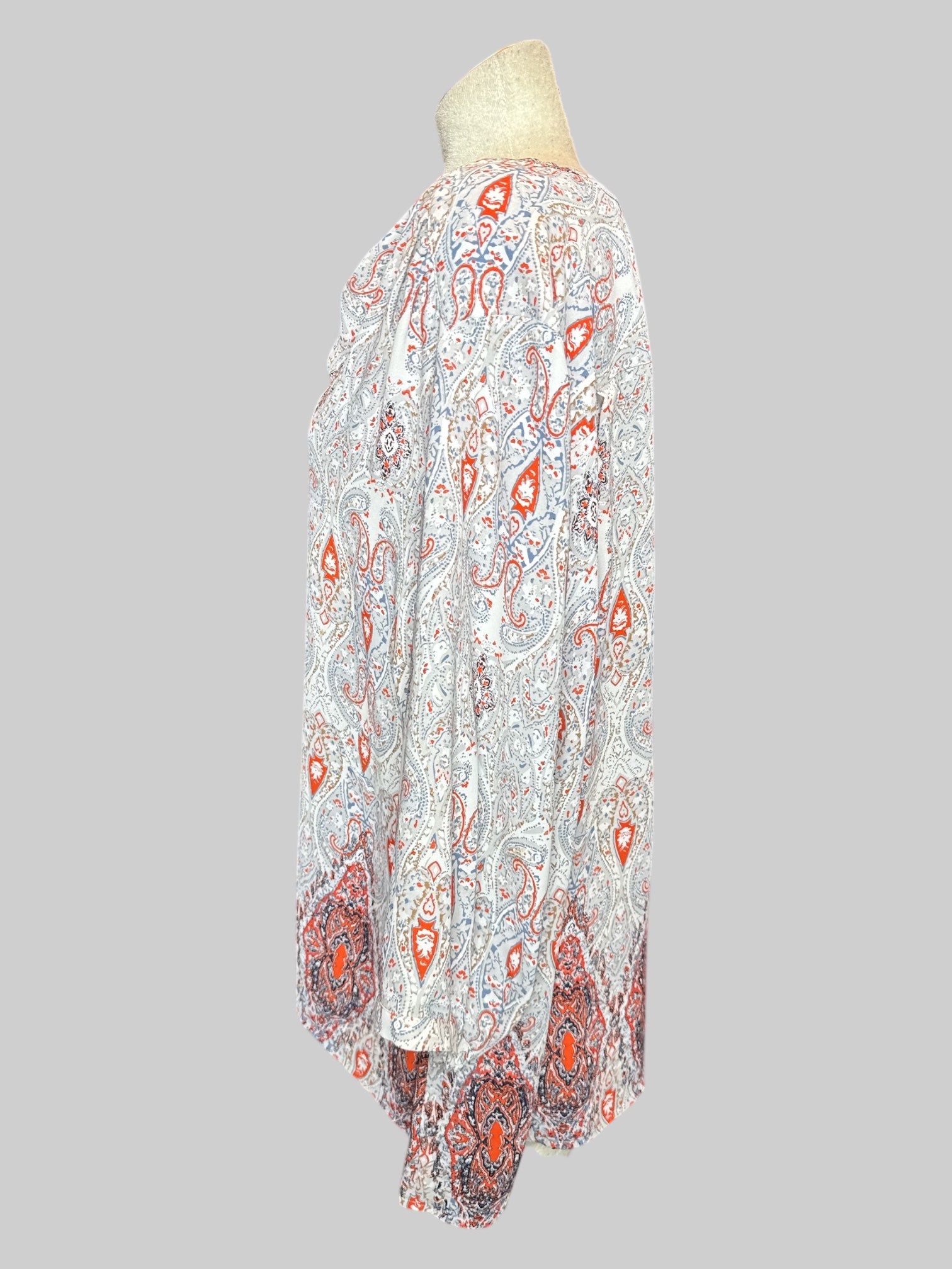 3X flowy white top with multicolor paisley and geometric patterns