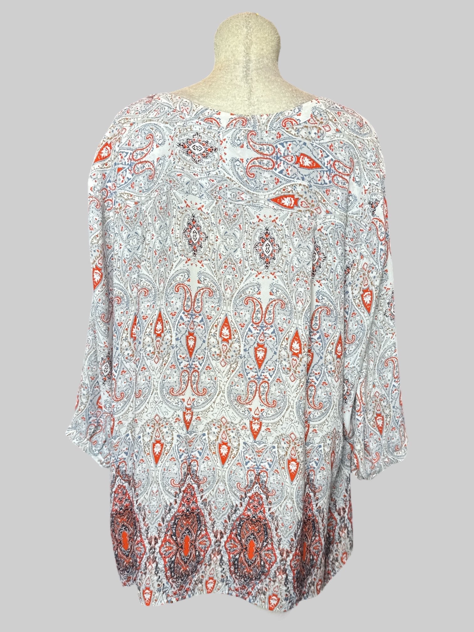 3X flowy white top with multicolor paisley and geometric patterns