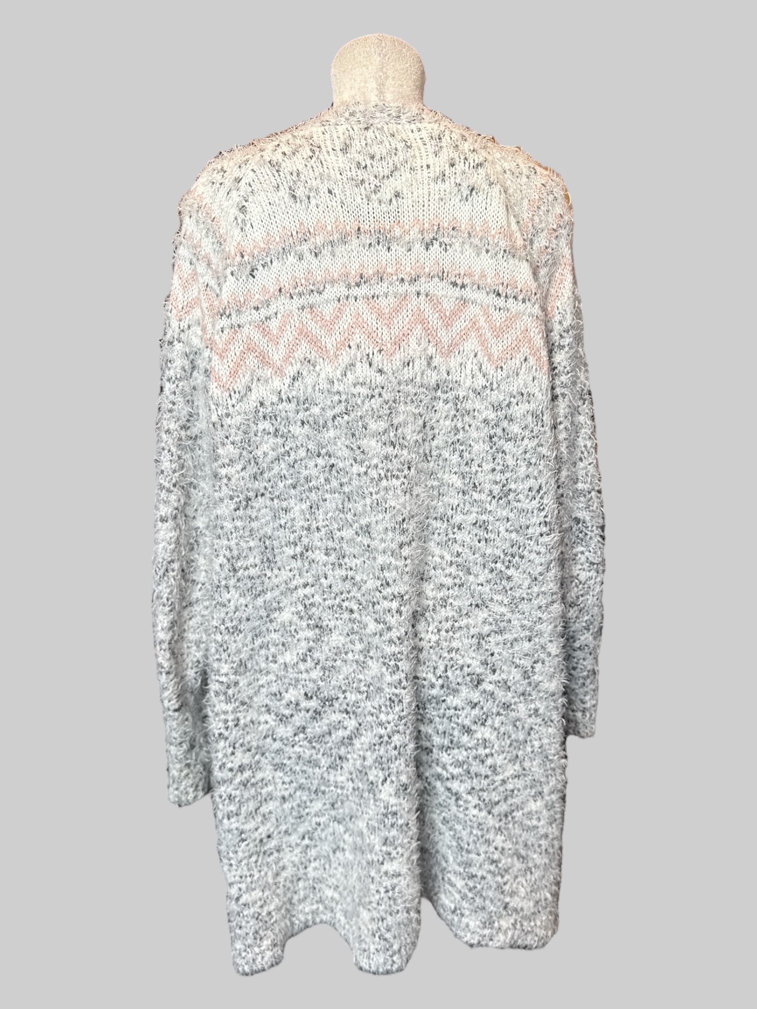 4X gray, white, and pink chunky knit cardigan