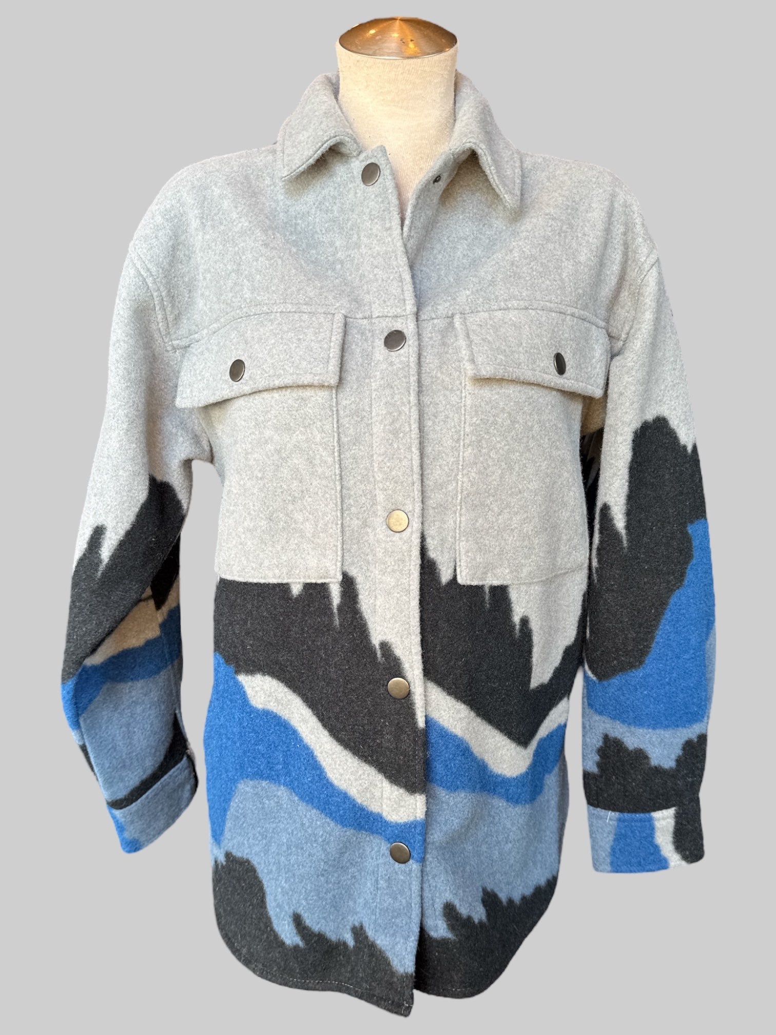 M NWT Greyish blue snap button coat with black, white, and blue pattern