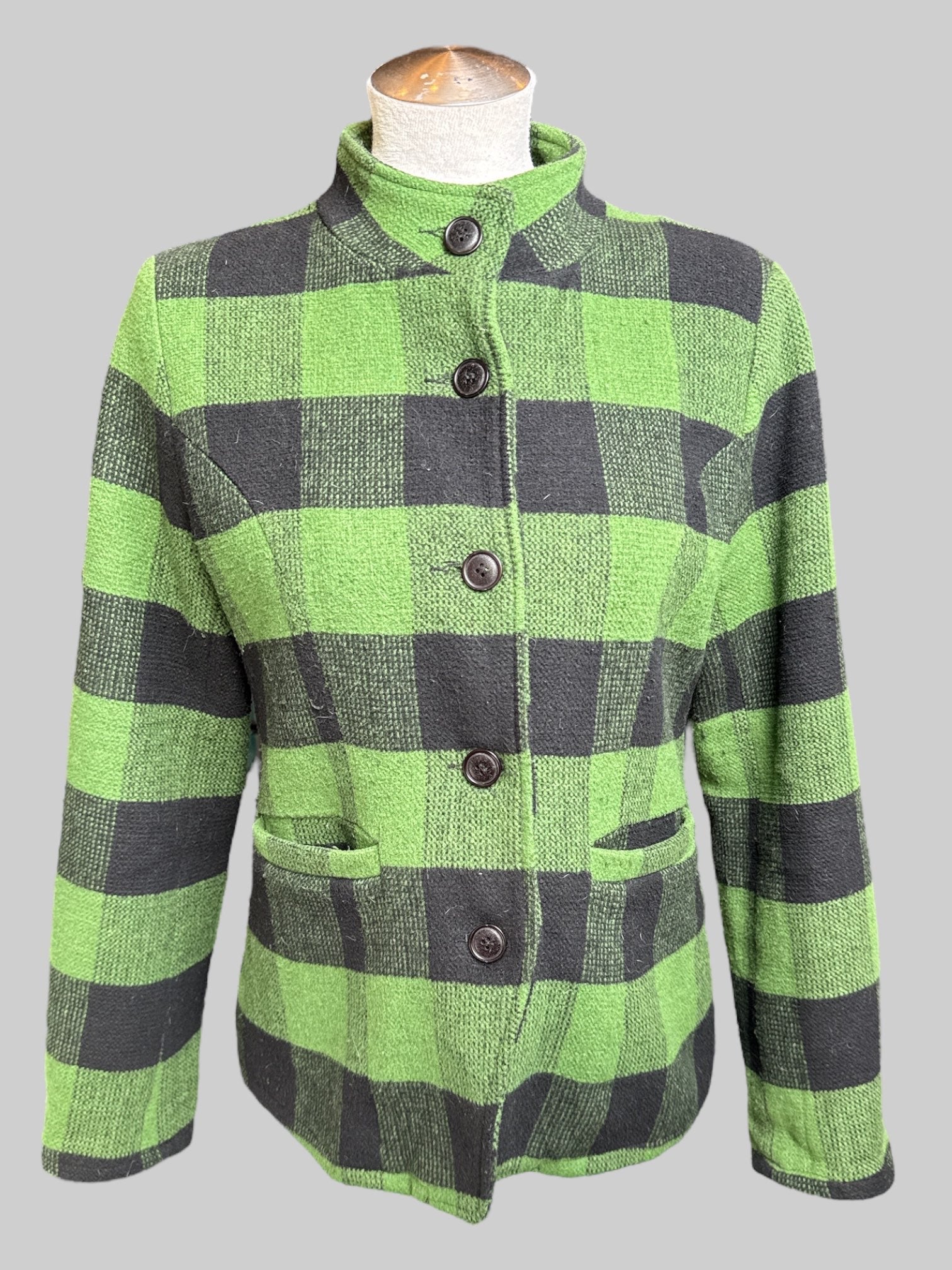 L Black and green checkered button up jacket
