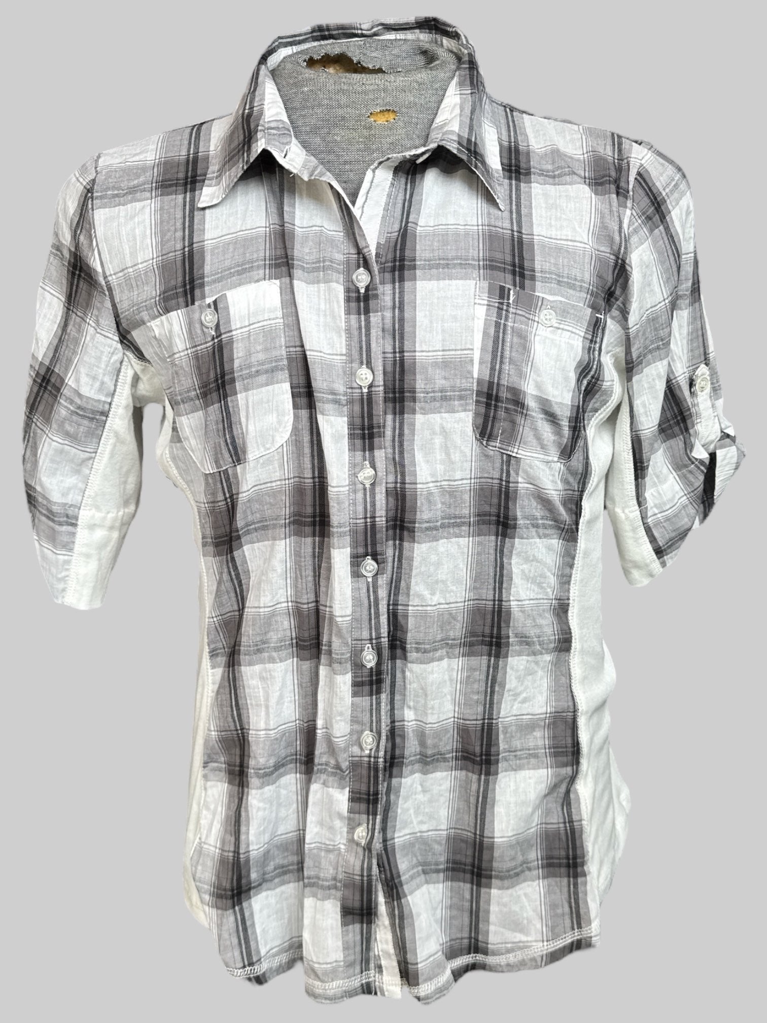 0X NWT White, black, and gray plaid plaid button up with white panels