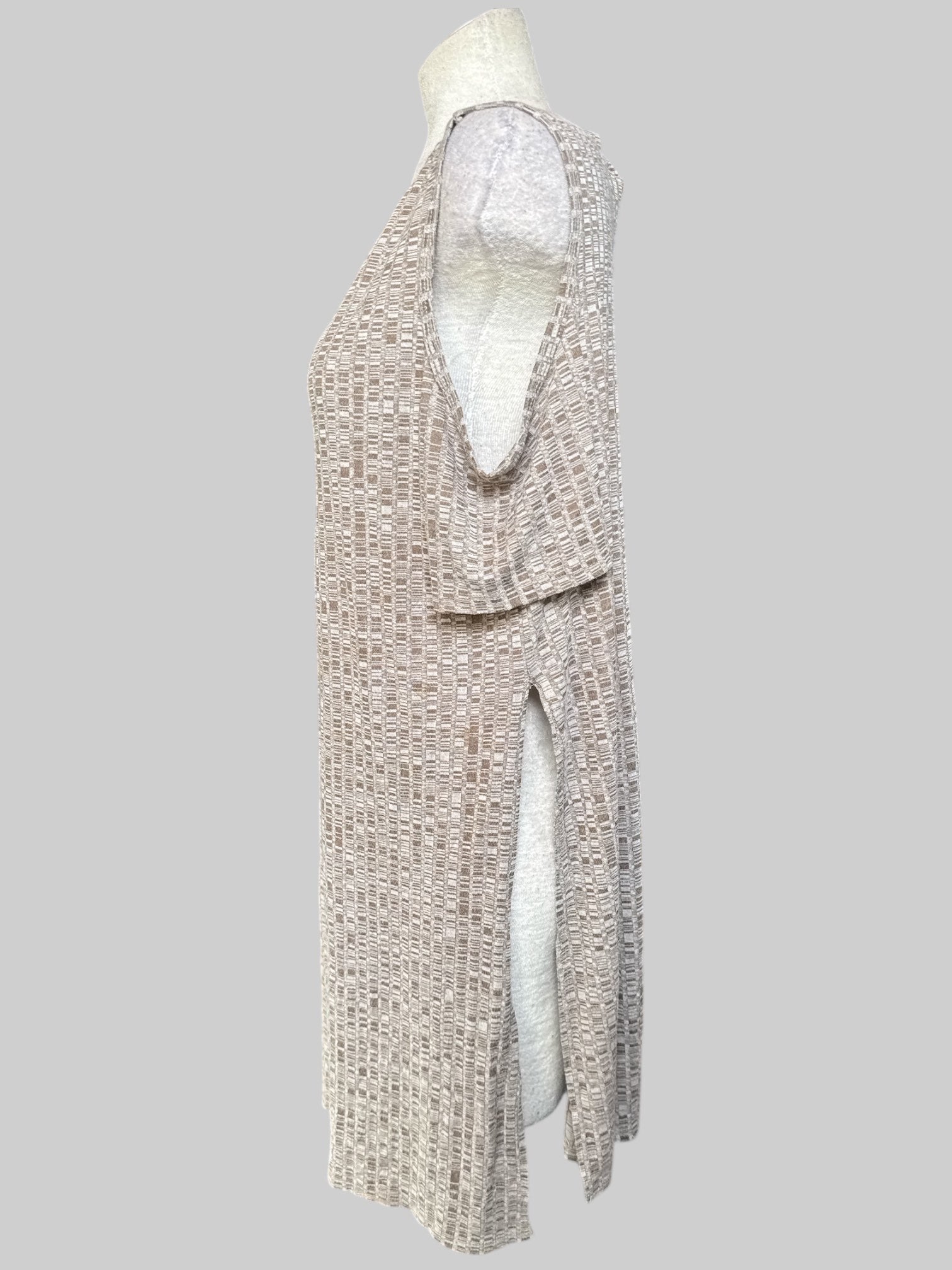2X Tan and brown textured layering top