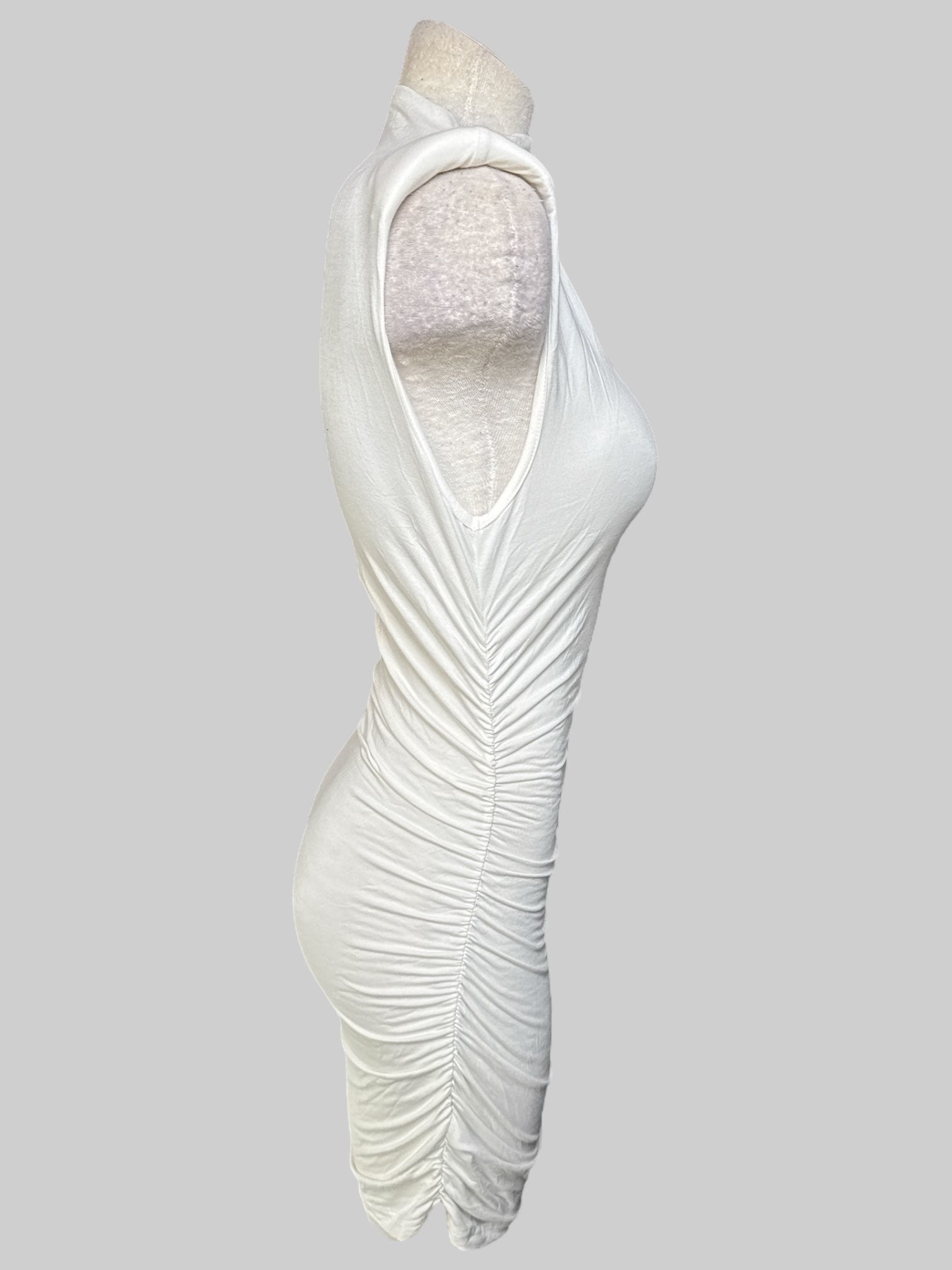 XL NWT White body con dress with mock neck, shoulder pads, and ruching on sides