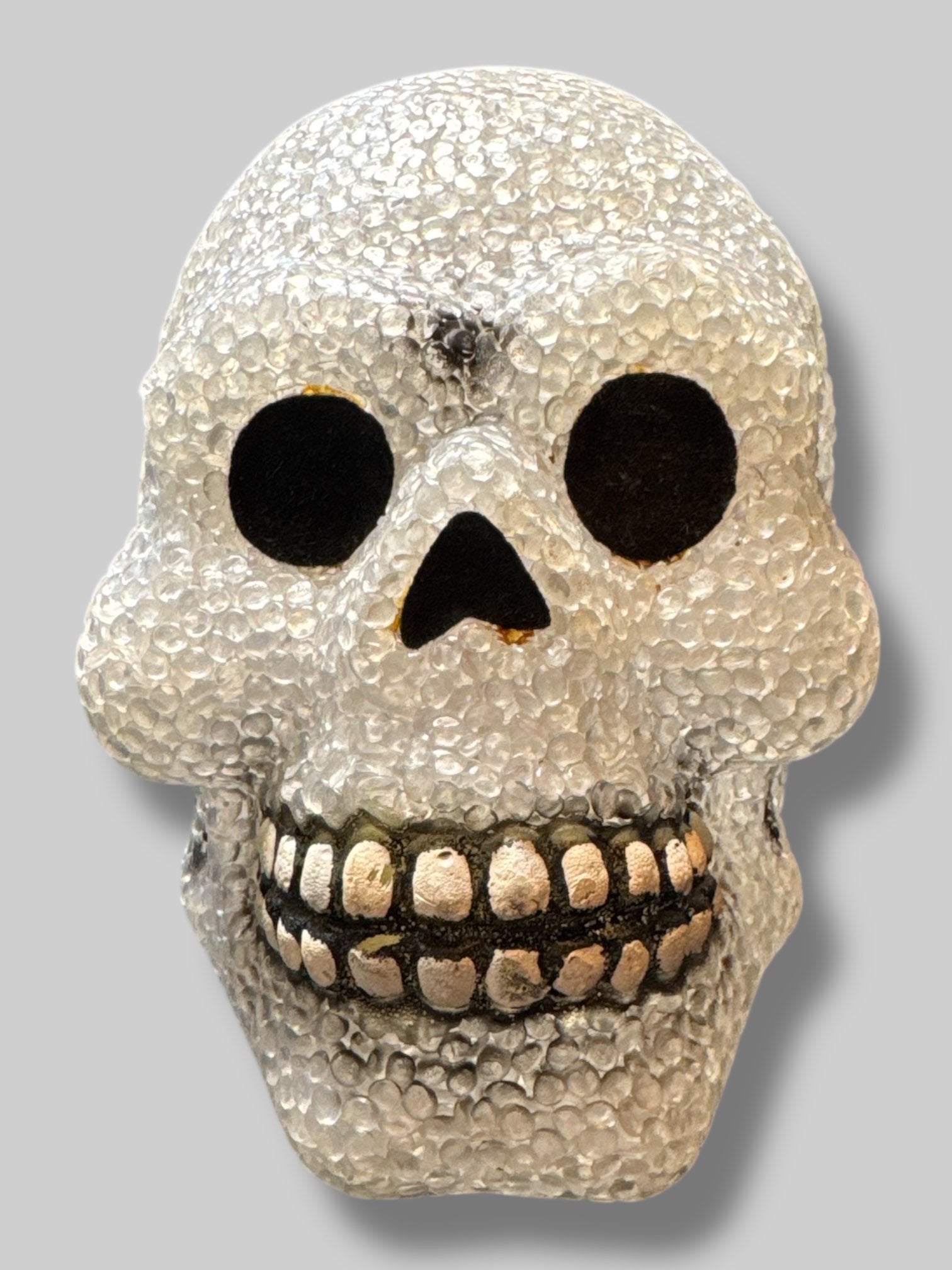 Vintage squishy skull (takes 3 AA batteries) not tested