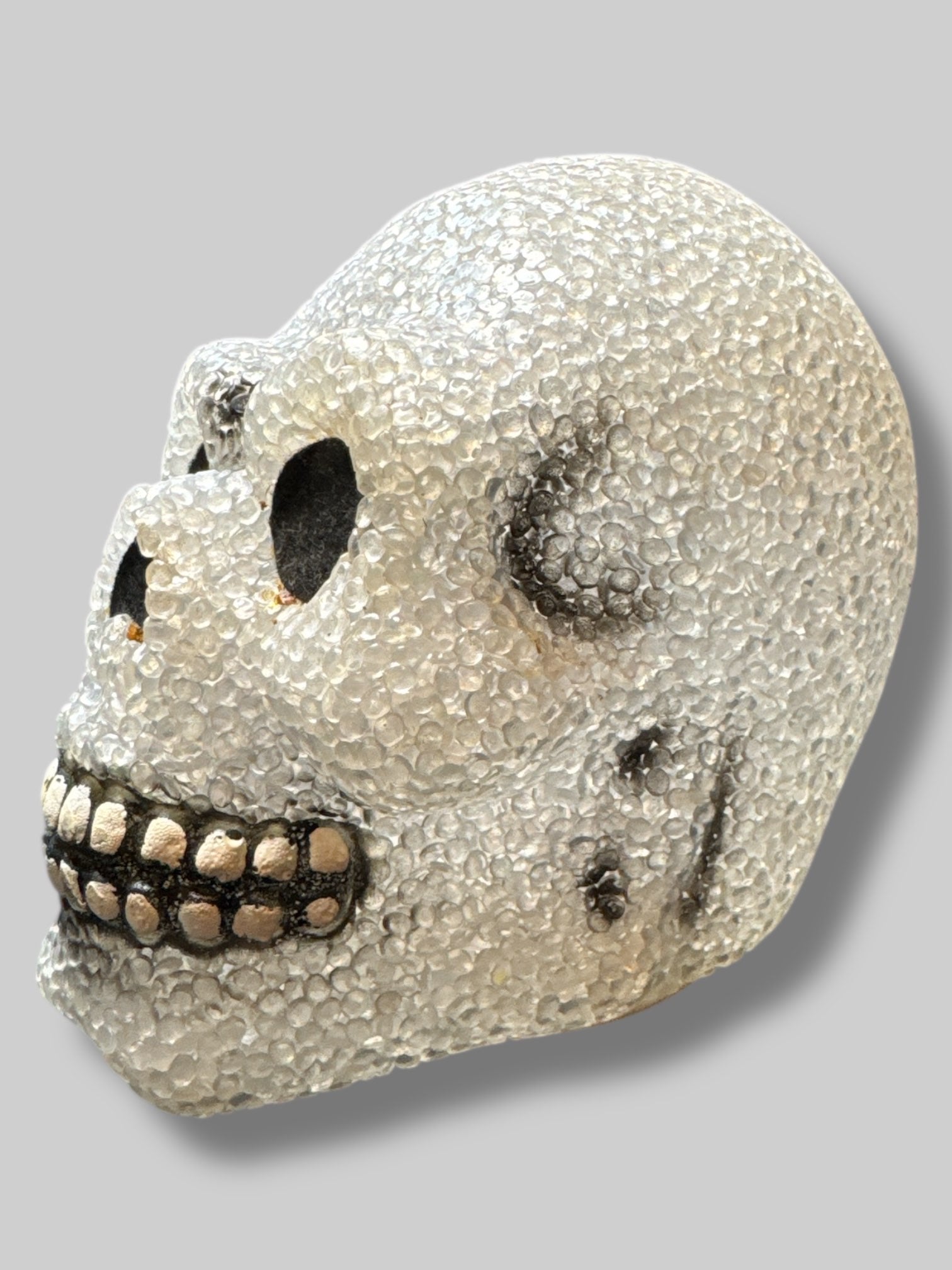 Vintage squishy skull (takes 3 AA batteries) not tested