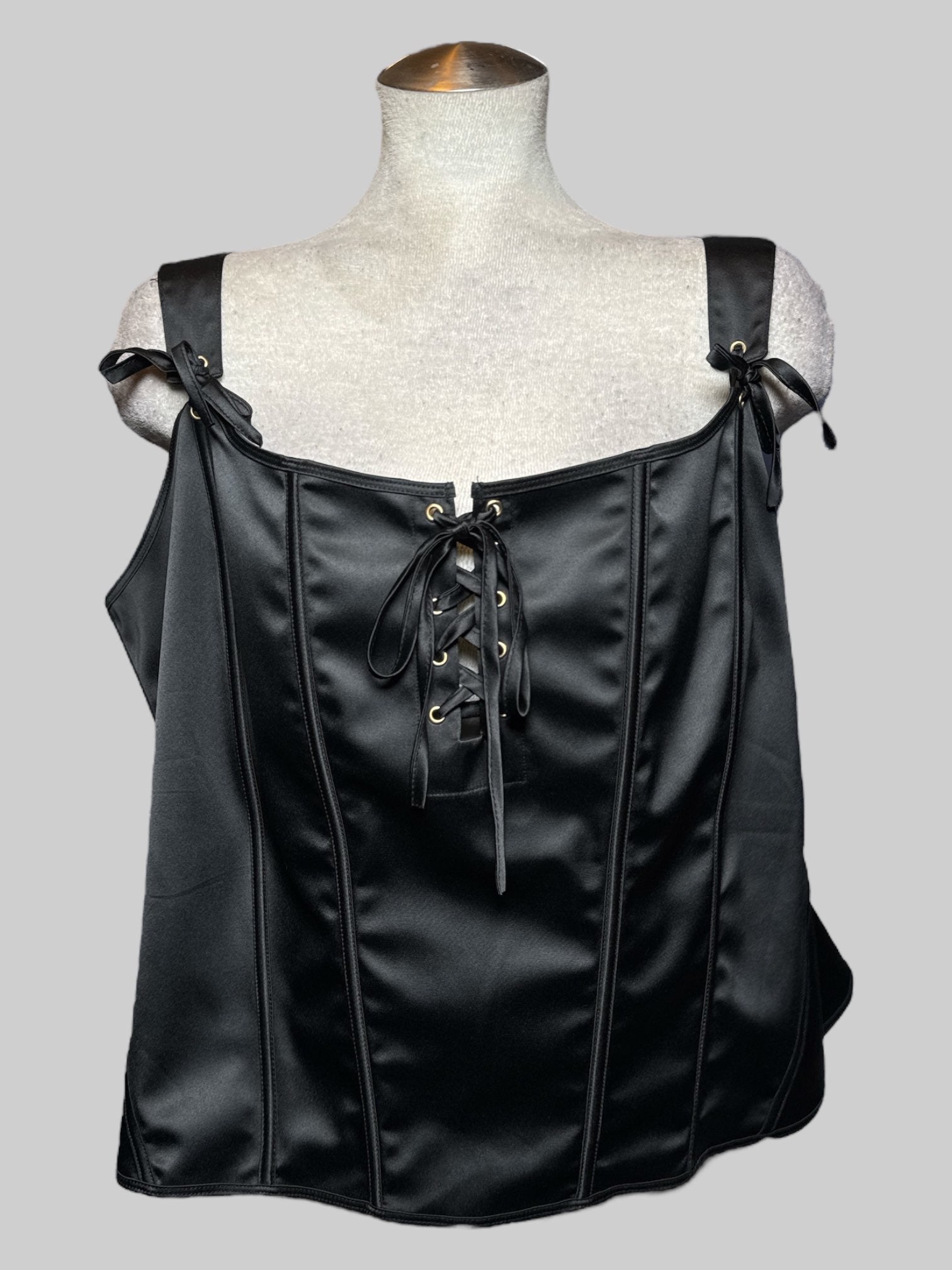 4X black corset style top with boning