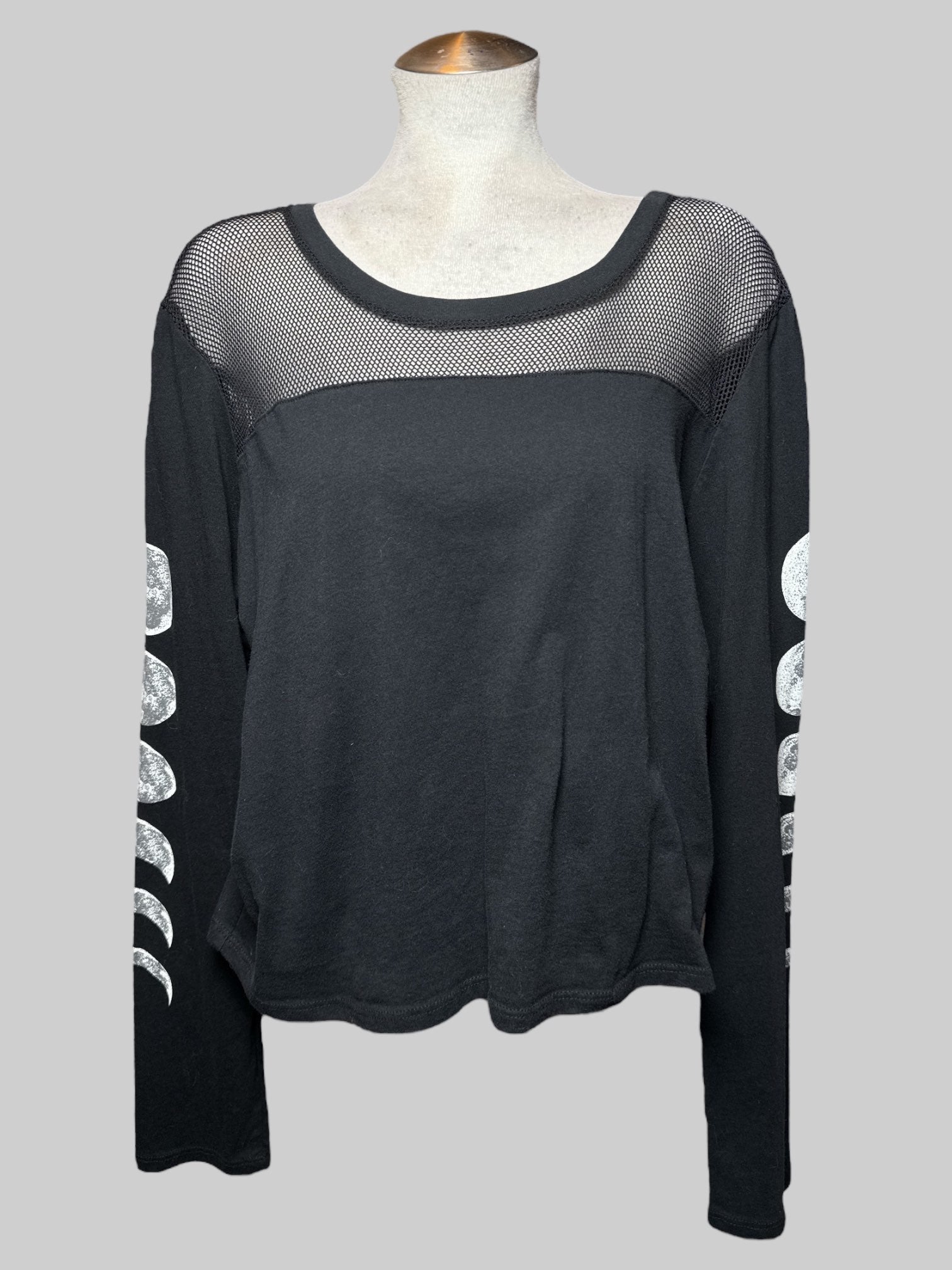2X black long sleeve top with mesh chest and moon phase graphic on arms