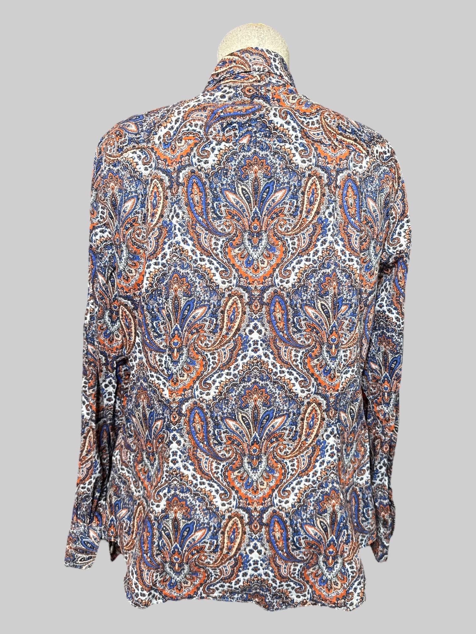 1X blue, orange, and white Paisley designed long sleeve button down