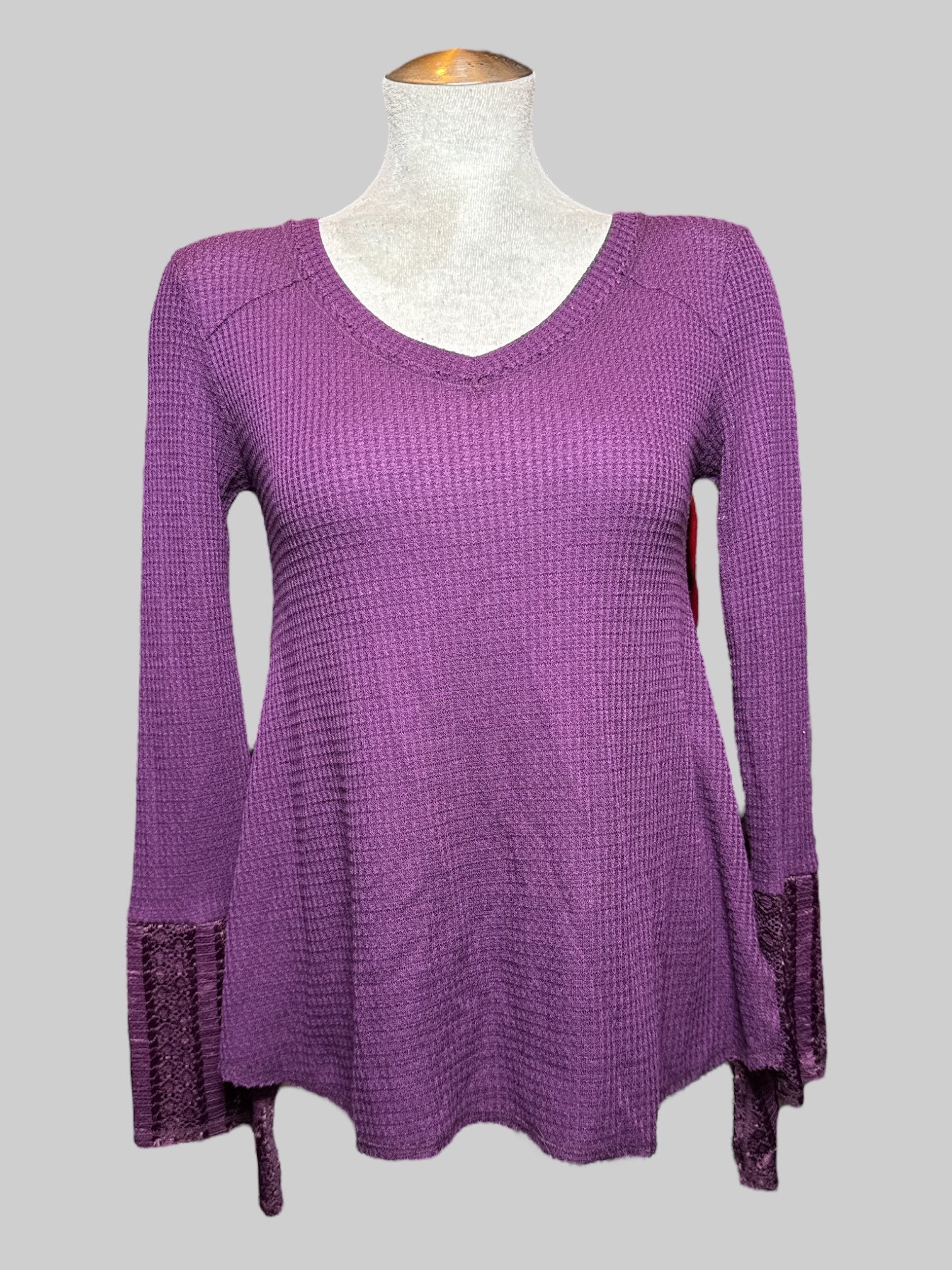 XL purple waffle knit tunic style top with lace bottom and lace cuffs on sleeves