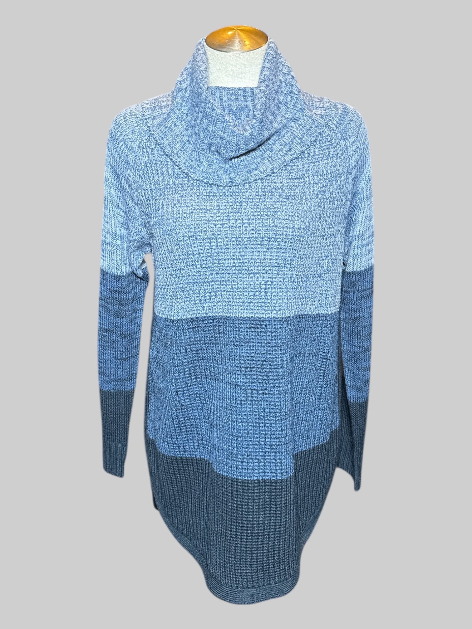 XL NWT light, blue blue and black tiered knit sweater with big turtleneck