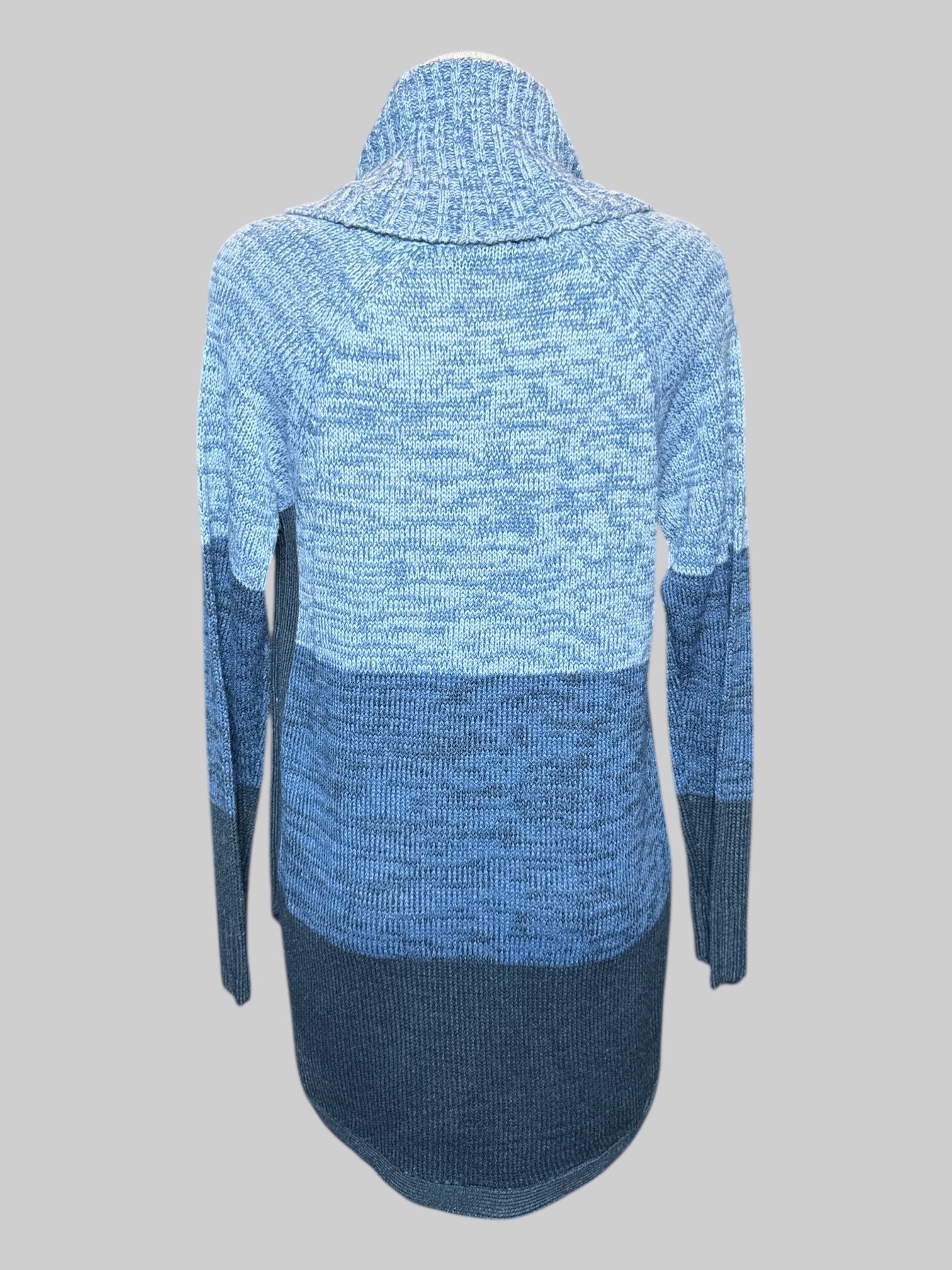XL NWT light, blue blue and black tiered knit sweater with big turtleneck