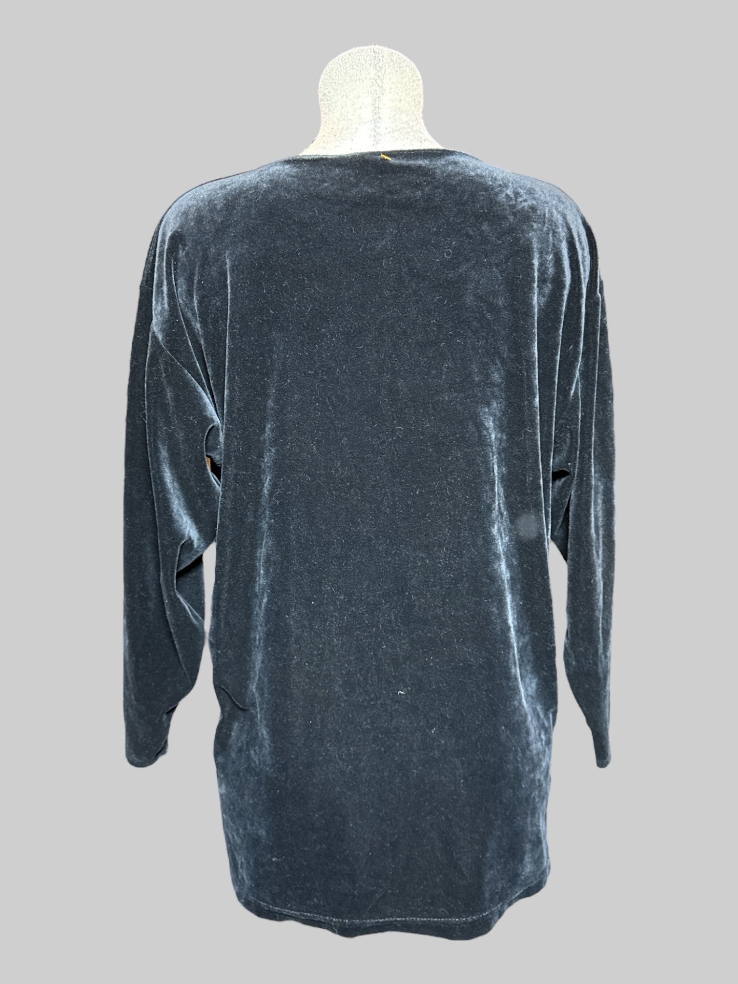 XL black long sleeve velour shirt