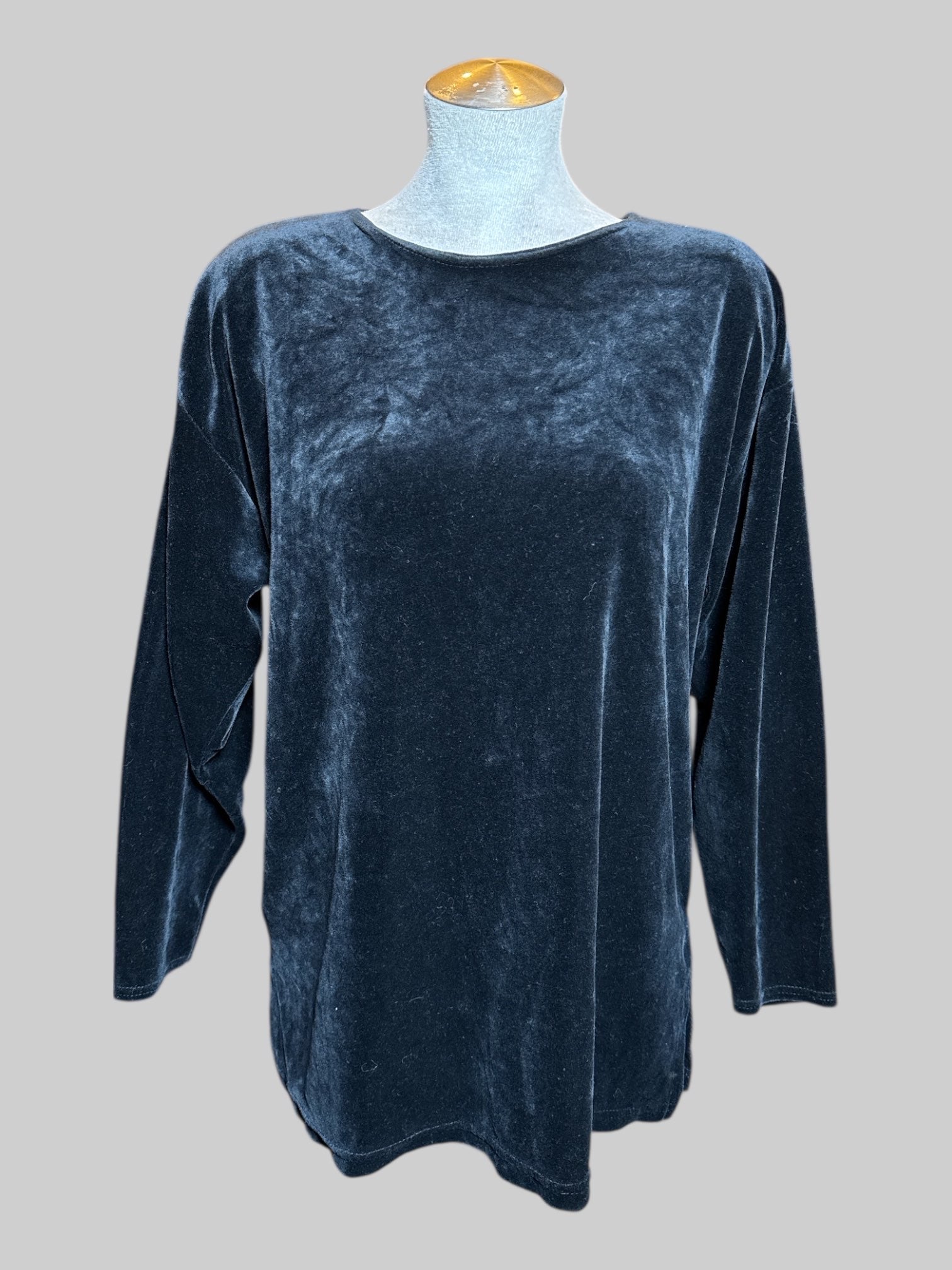 XL black long sleeve velour shirt