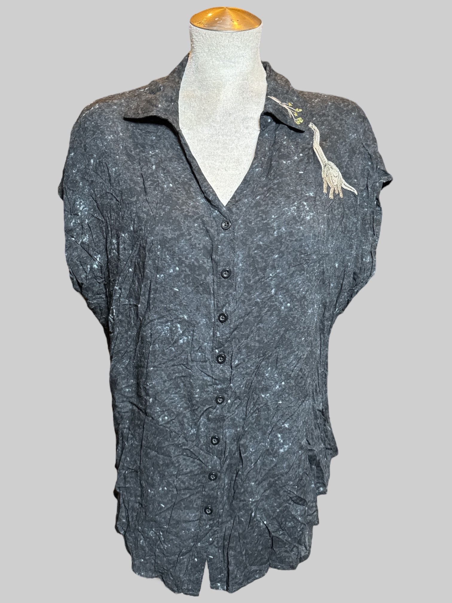 1X black pixelated “Jurassic Park”short sleeve button down with dinosaur and tree embroidery on front
