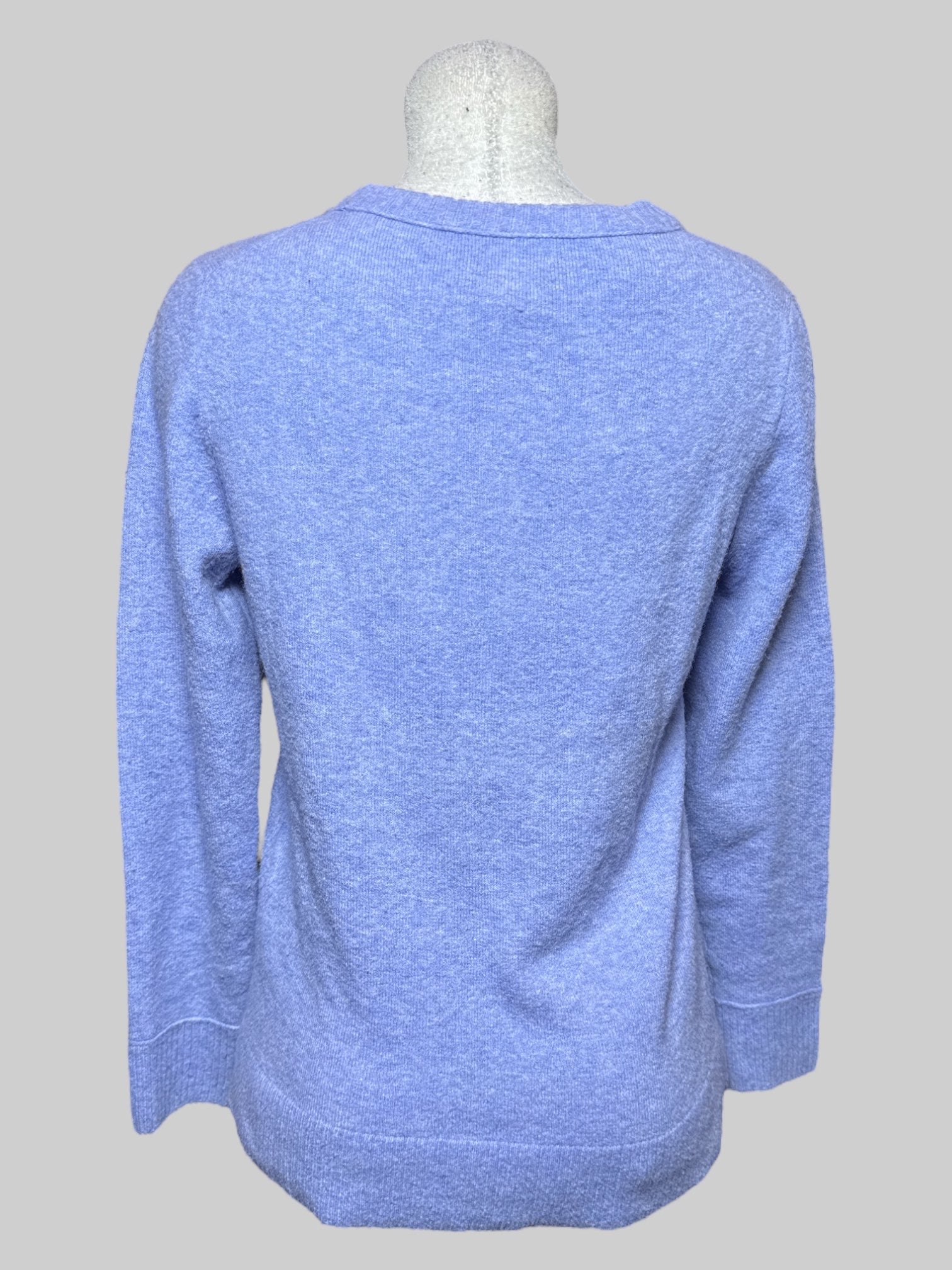 L soft light purple crew neck sweater