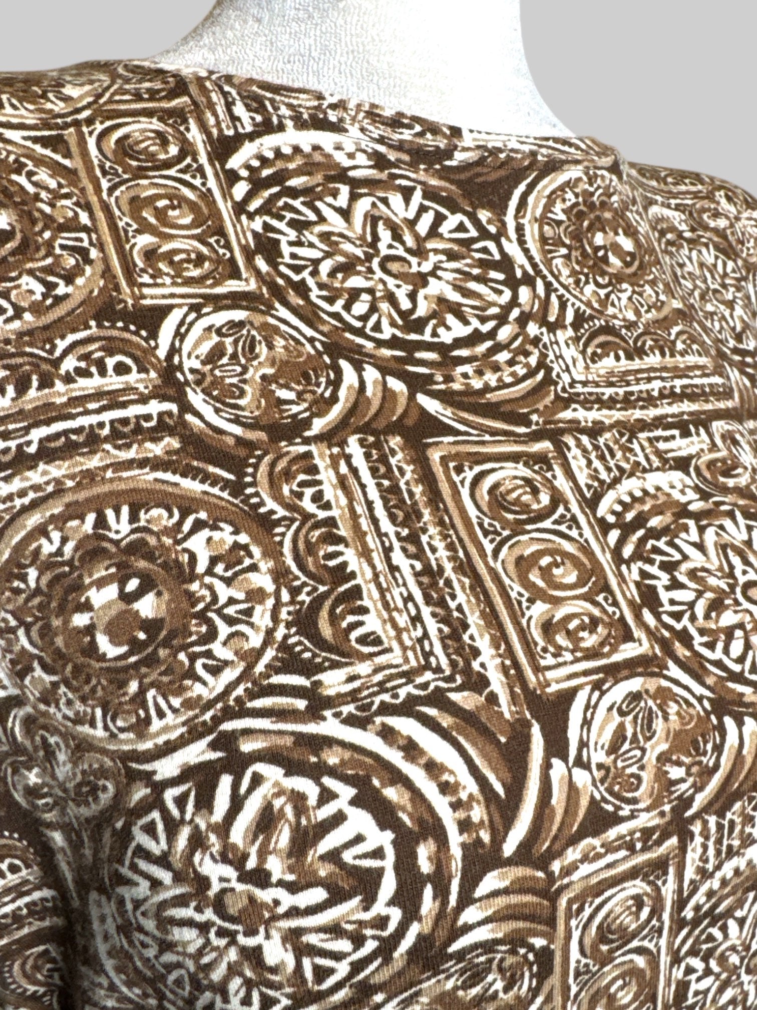 L NWT petite brown and white geometric pattern t shirt