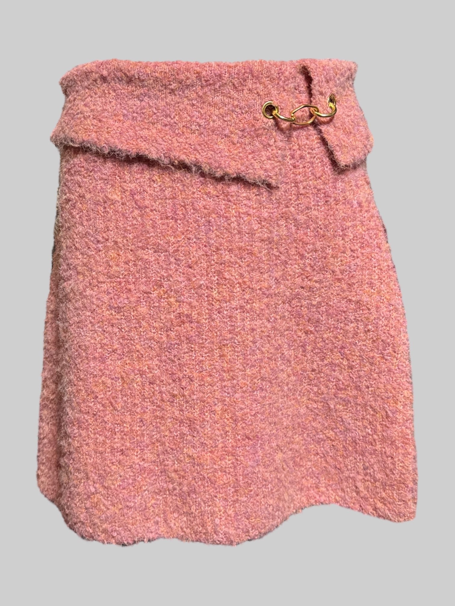 M pink multicolor skirt with layered waist and gold chain on front