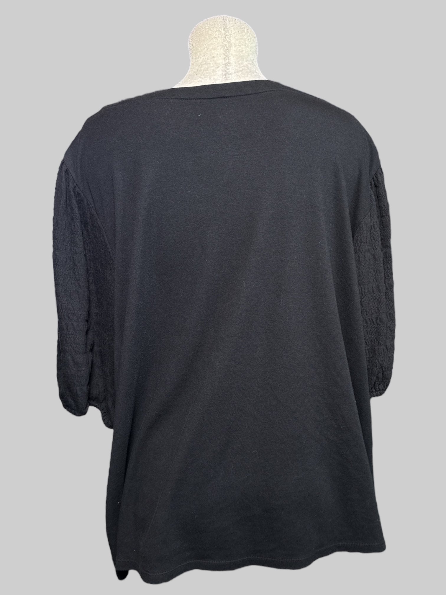 6X black short sleeve blouse with balloon sleeves