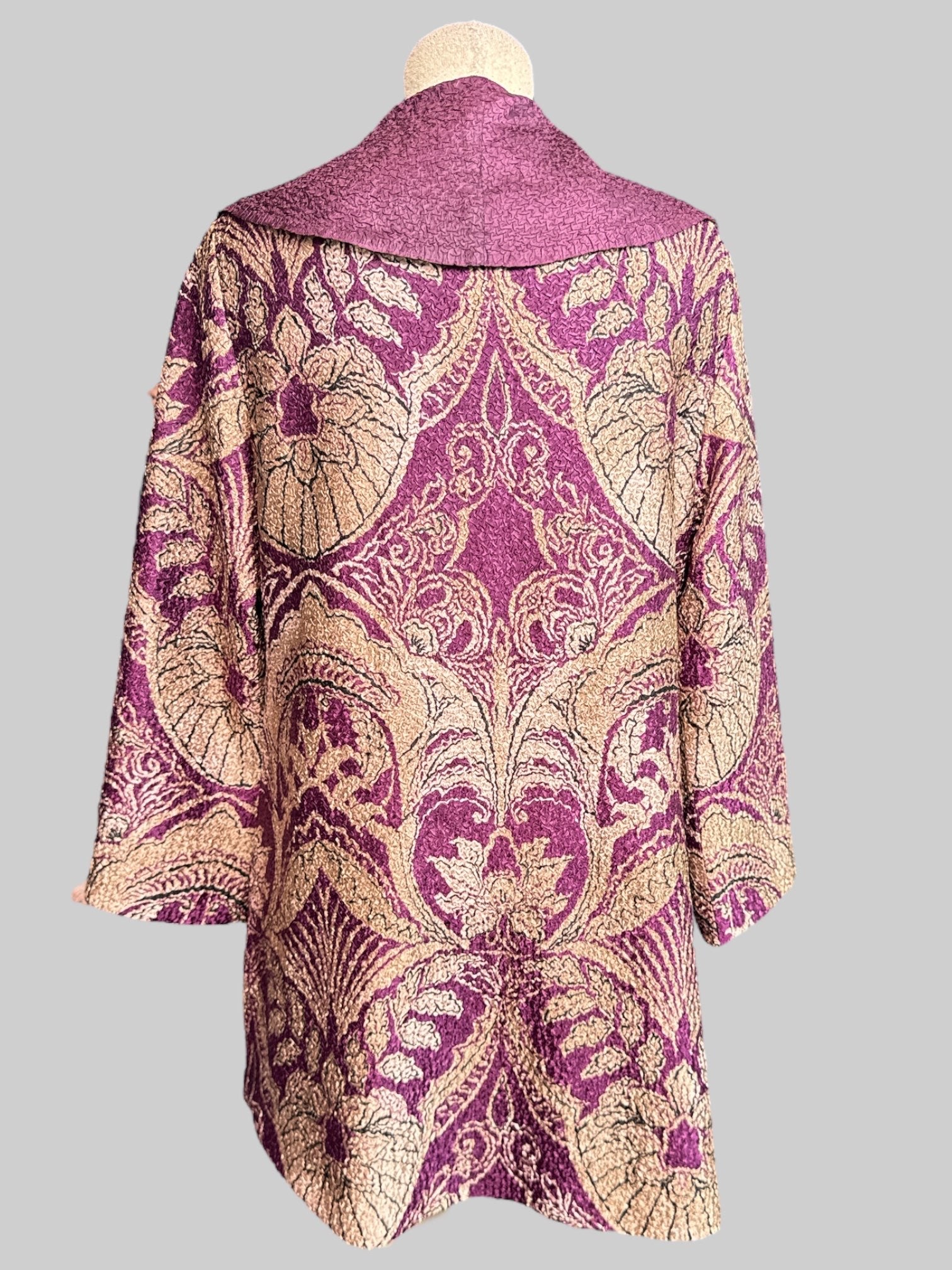 3X purple popcorn texture jacket with gold and black pattern