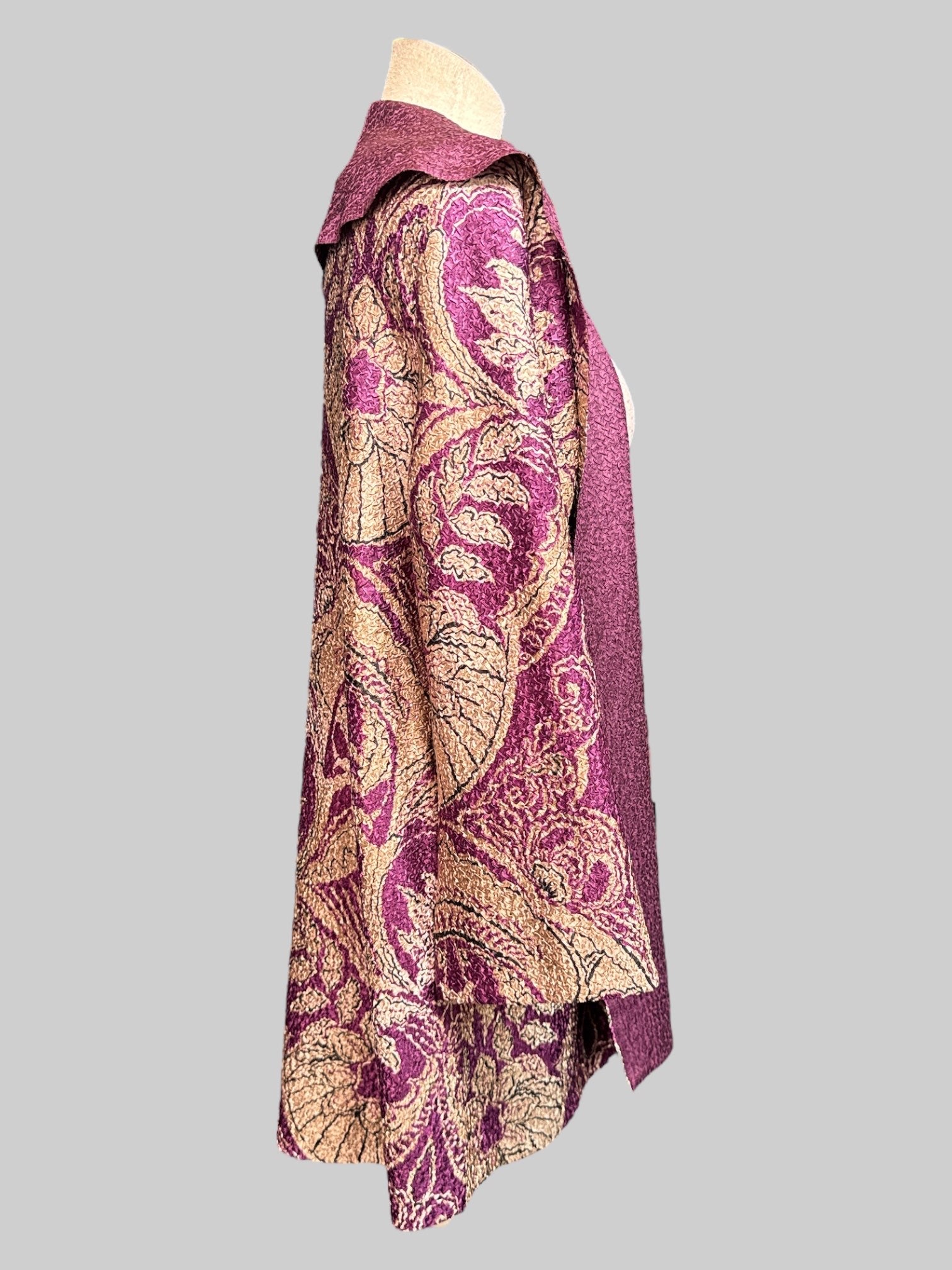 3X purple popcorn texture jacket with gold and black pattern